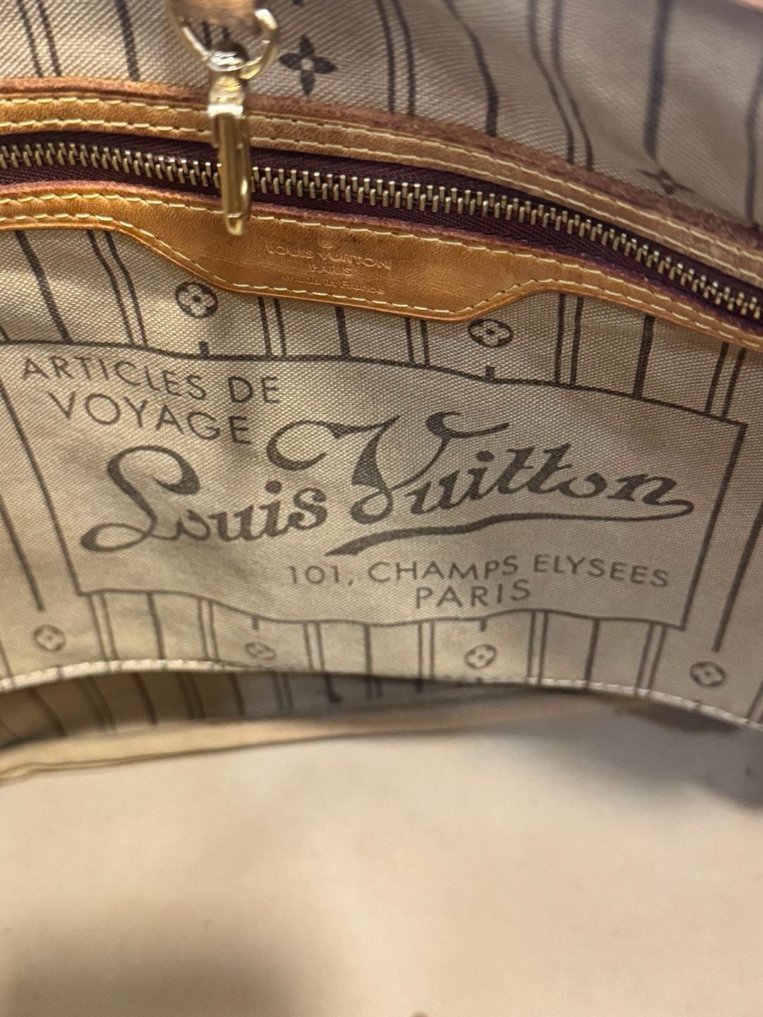 Louis Vuitton Monogram Neverfull MM Tote Bag 9