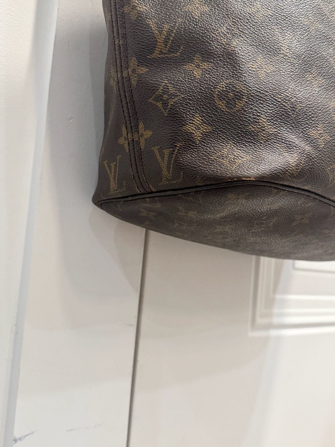 Louis Vuitton Monogram Neverfull MM Tote Bag 13