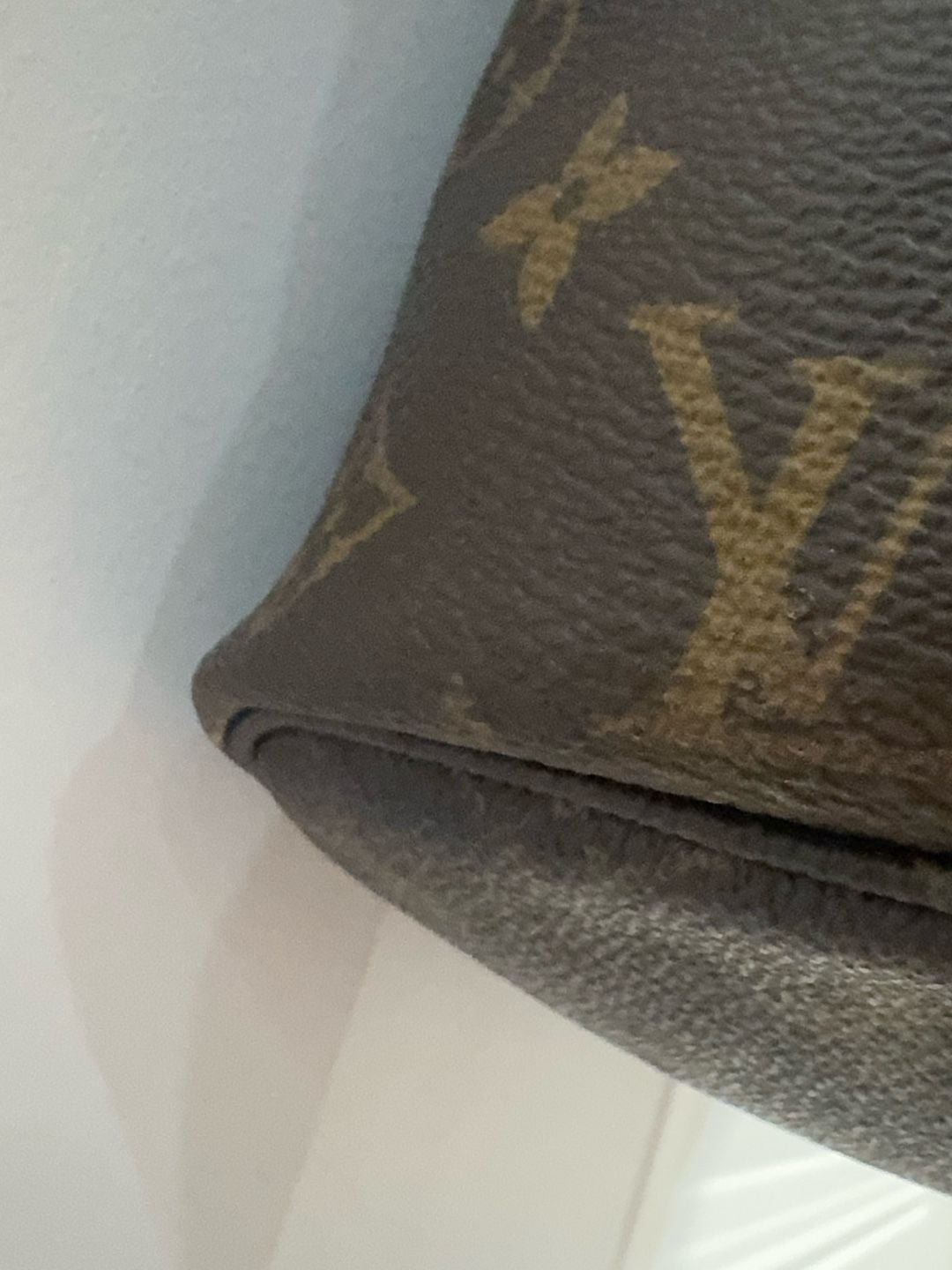 Louis Vuitton Monogram Neverfull MM Tote Bag 15