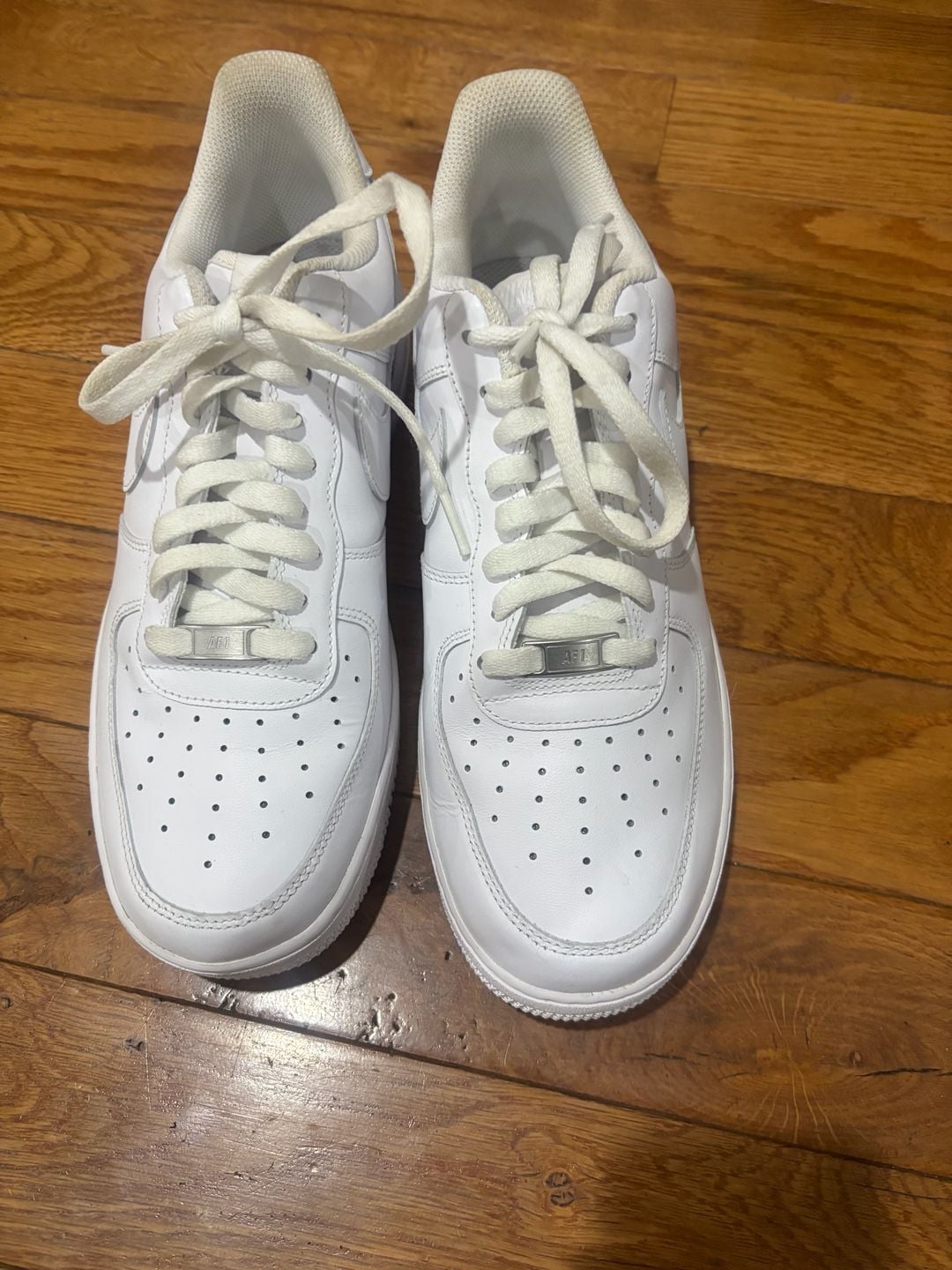 Nike Air Force 1 Low Triple White Sneakers
Size 10.5 2