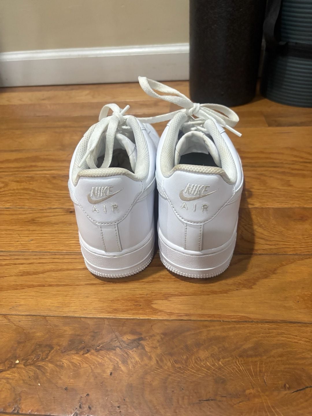 Nike Air Force 1 Low Triple White Sneakers
Size 10.5 3