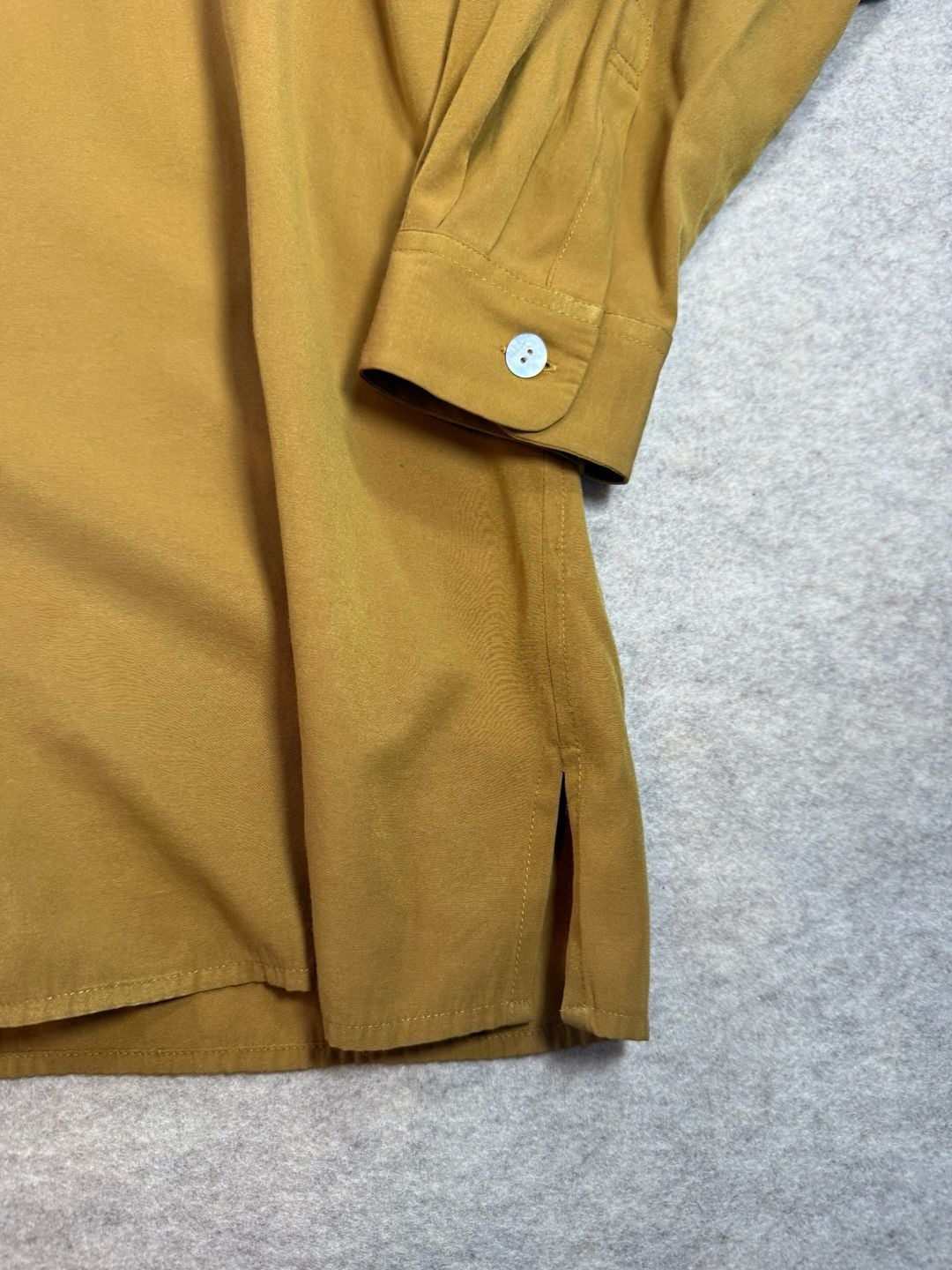 Vintage dress barn Yellow mustard Long Sleeve Button Up Shirt with Pockets shoulder pads 8
