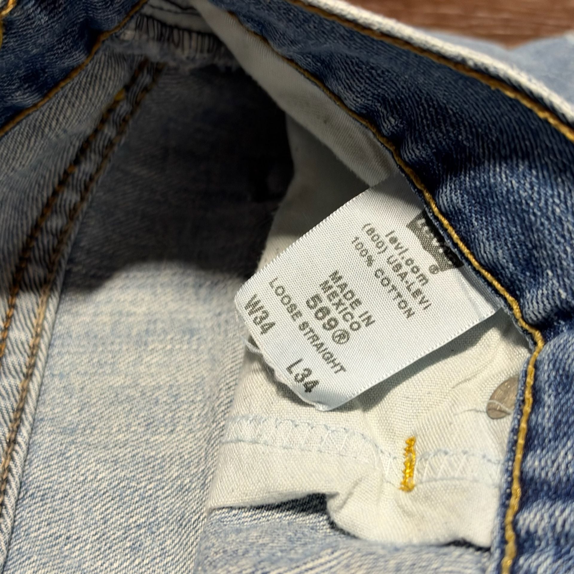 Vintage Levi's 569 Loose Straight Light Wash Denim Jeans Size W34 L34 Baggy Y2K 4