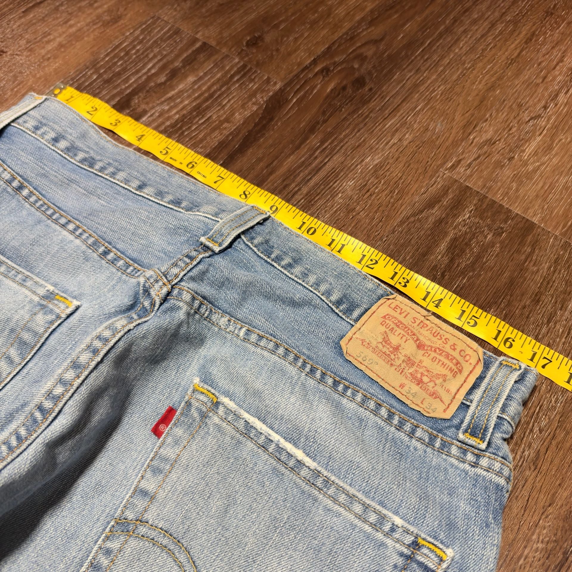 Vintage Levi's 569 Loose Straight Light Wash Denim Jeans Size W34 L34 Baggy Y2K 6