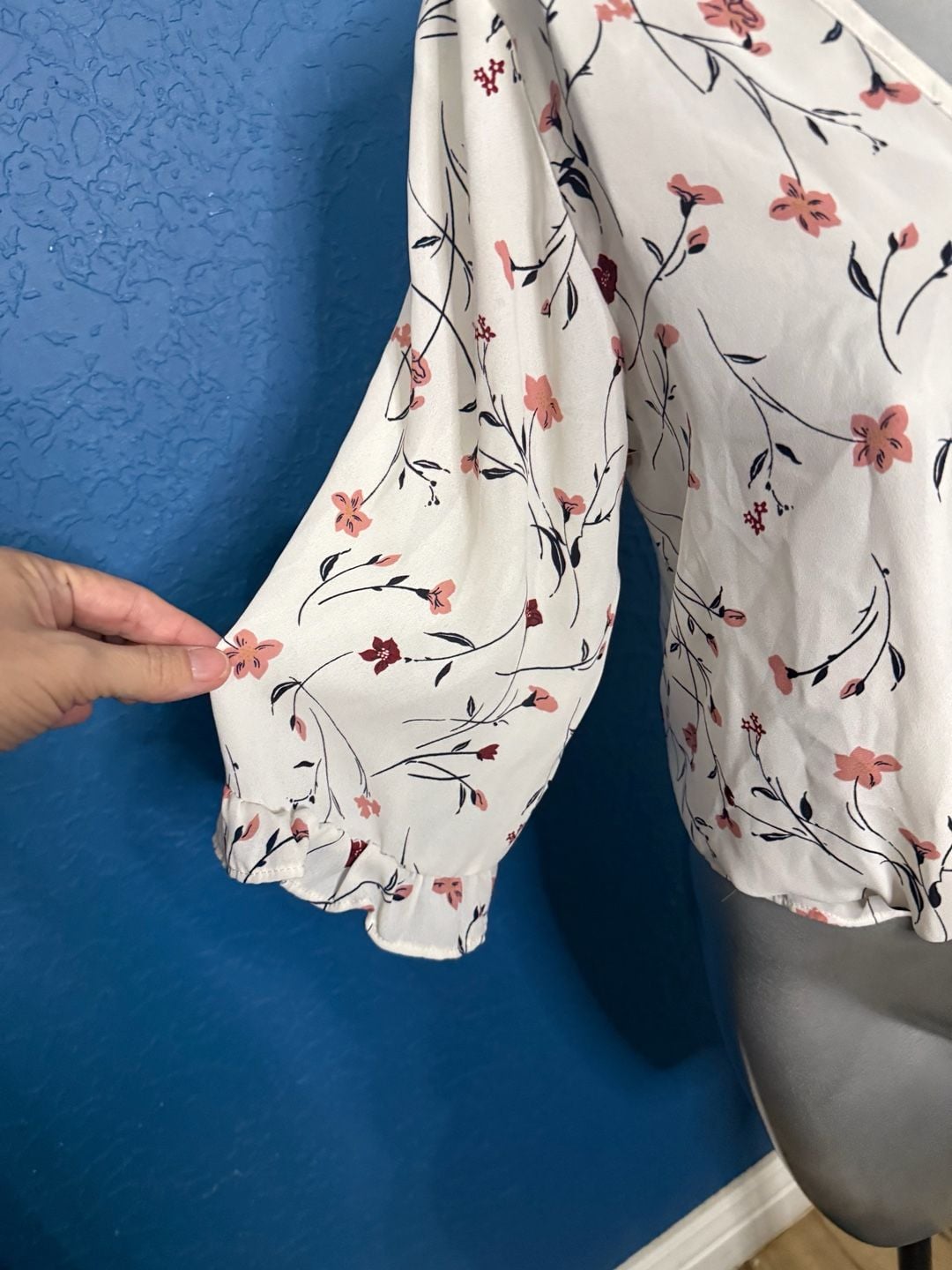 Sienna Sky Medium Floral Wrap Blouse Tie Side Ruffle Sleeve Ivory 3