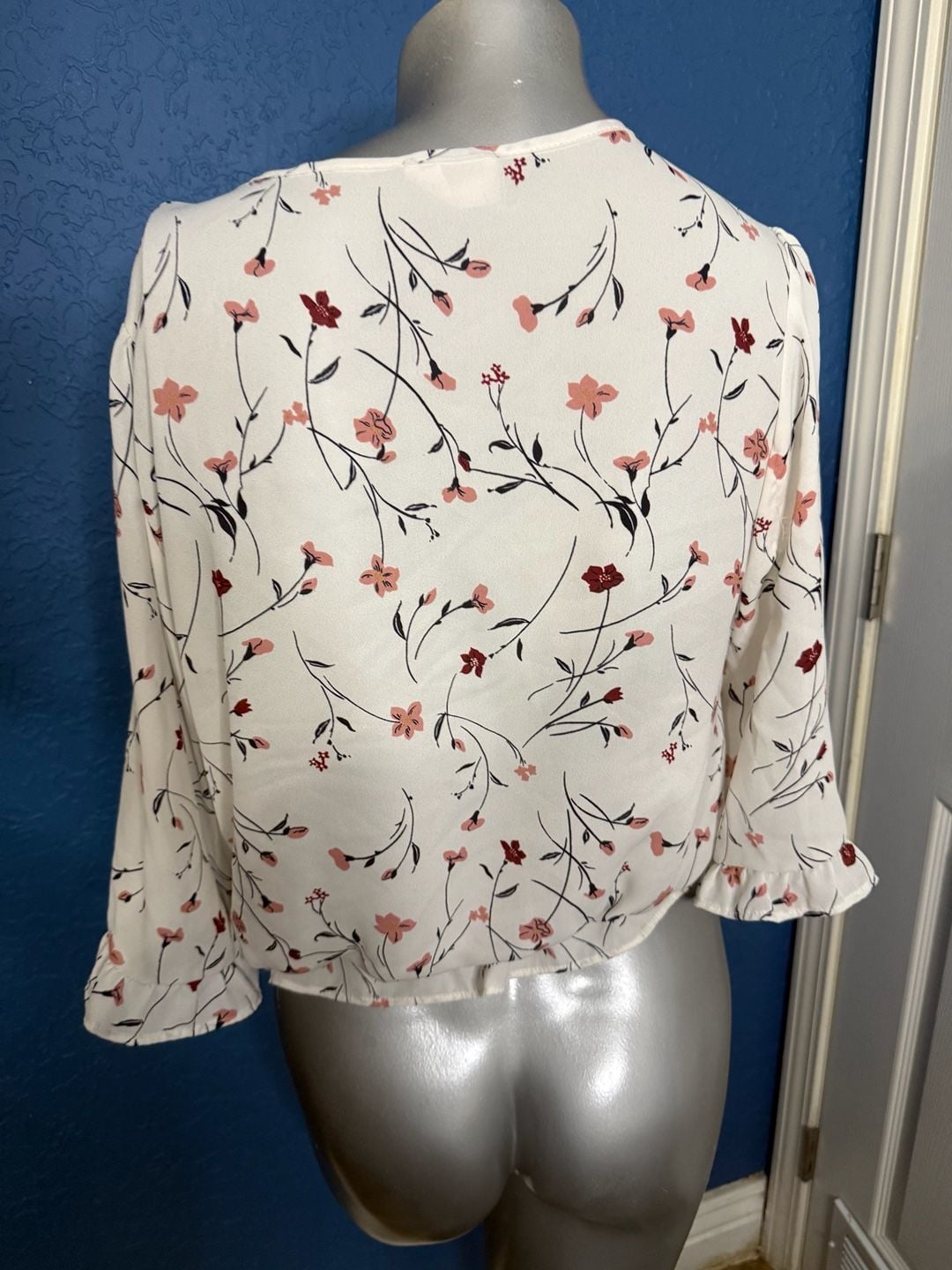 Sienna Sky Medium Floral Wrap Blouse Tie Side Ruffle Sleeve Ivory 4