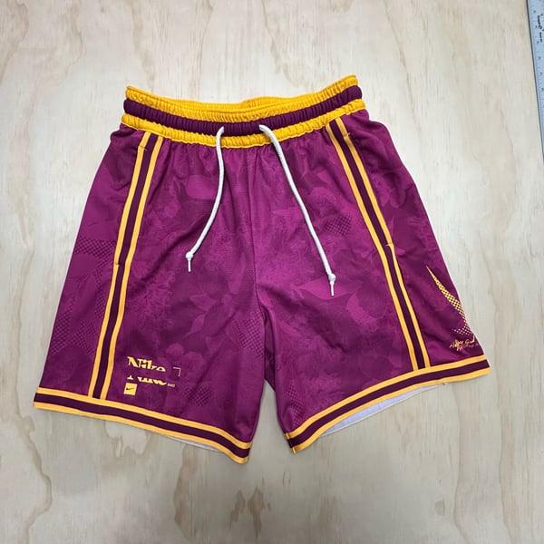 Nike Dri-Fit DNA+ Halftone Grid Basketball Shorts Size Small Purple Yellow