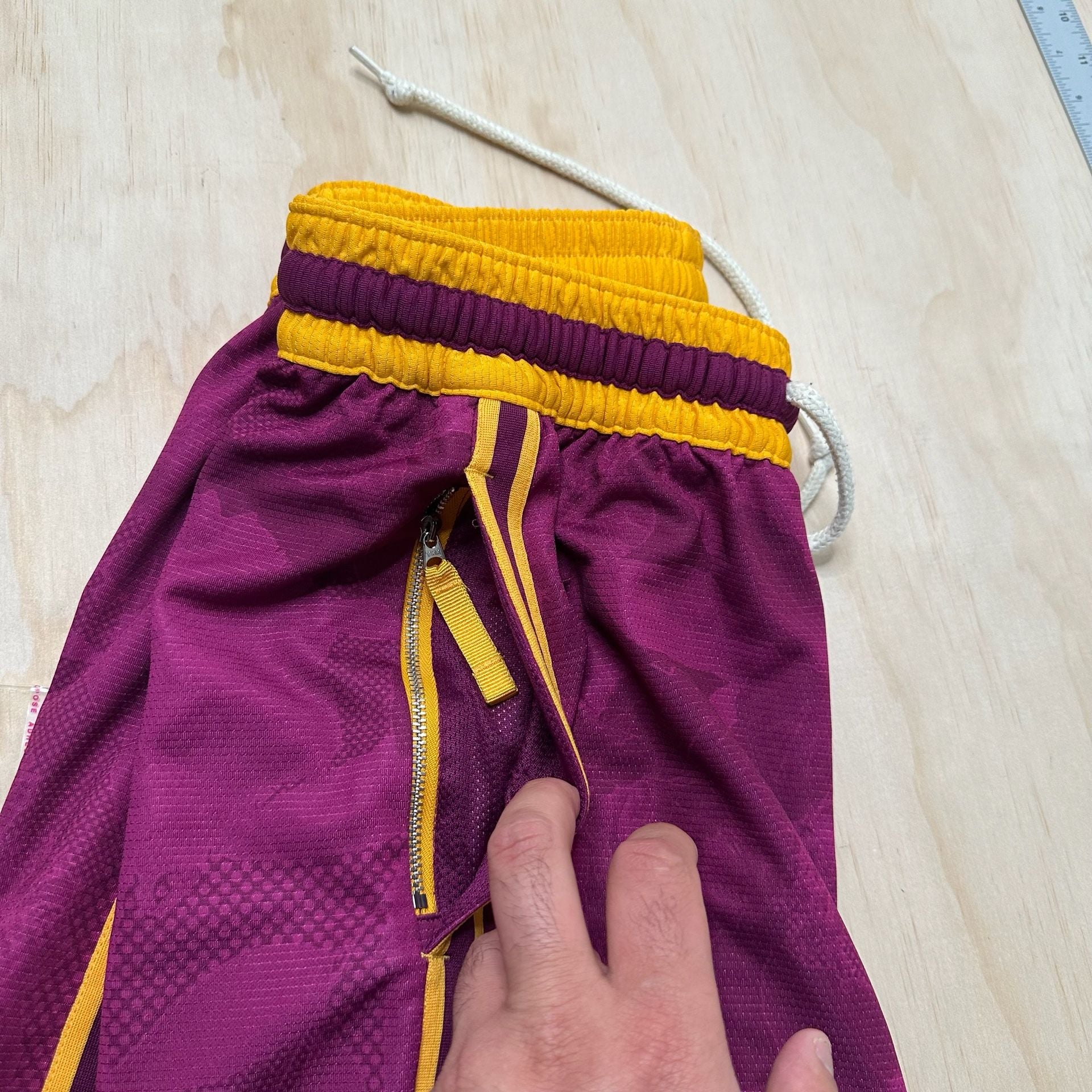 Nike Dri-Fit DNA+ Halftone Grid Basketball Shorts Size Small Purple Yellow 9