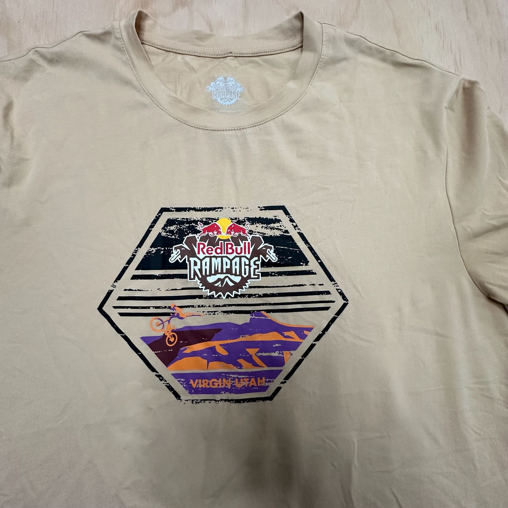 Red Bull Rampage Dune Short Sleeve T-Shirt Size L Beige Virgin Utah 3