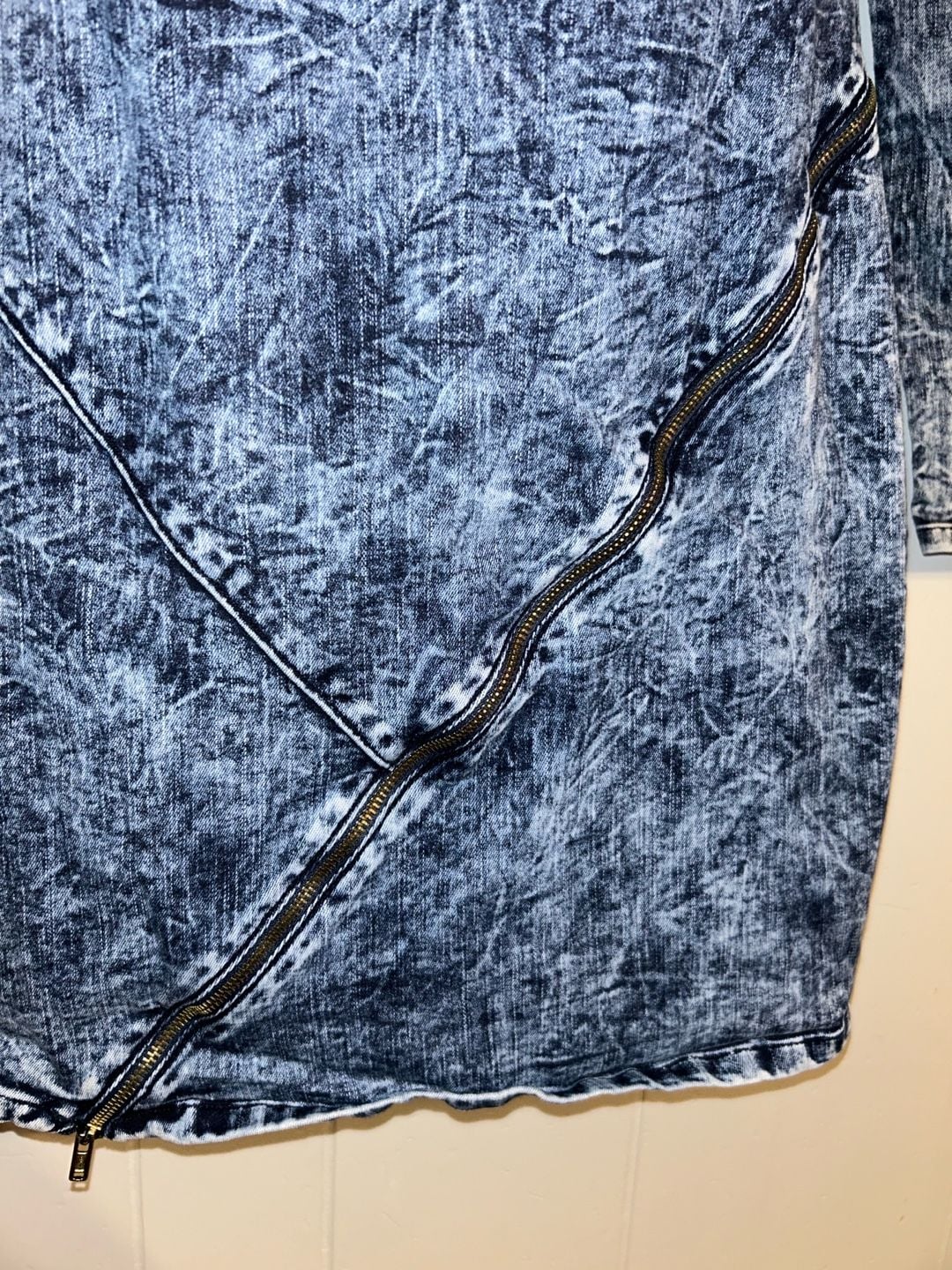Unbranded Acid Wash Denim Dress with Zipper Detail Long Sleeve Mini Dress 2