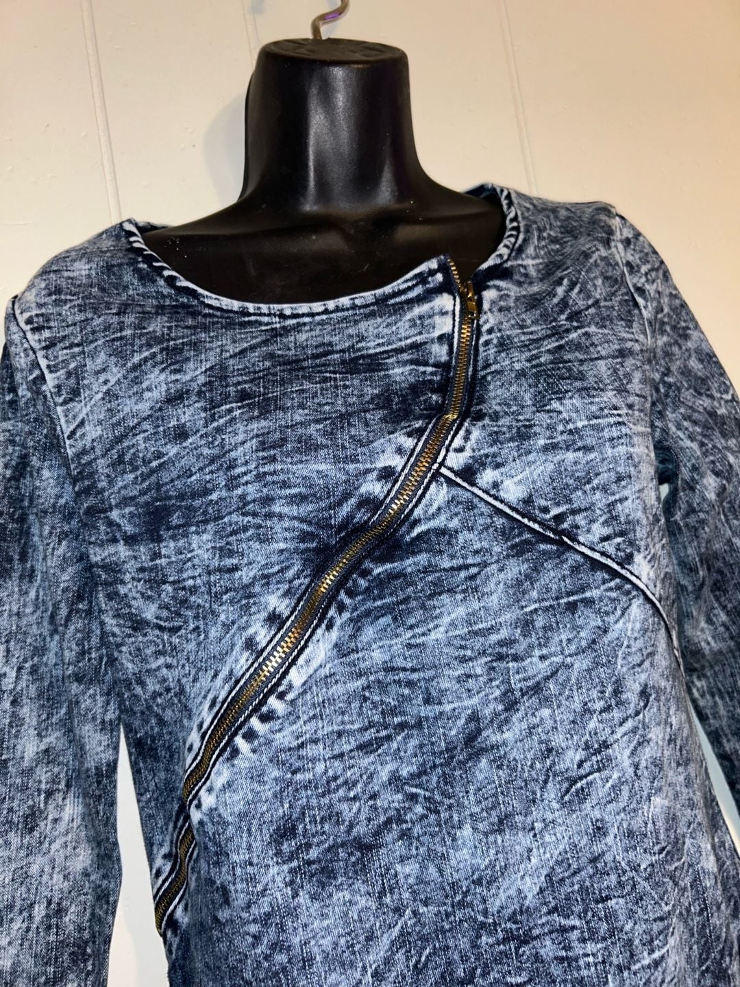 Unbranded Acid Wash Denim Dress with Zipper Detail Long Sleeve Mini Dress 4