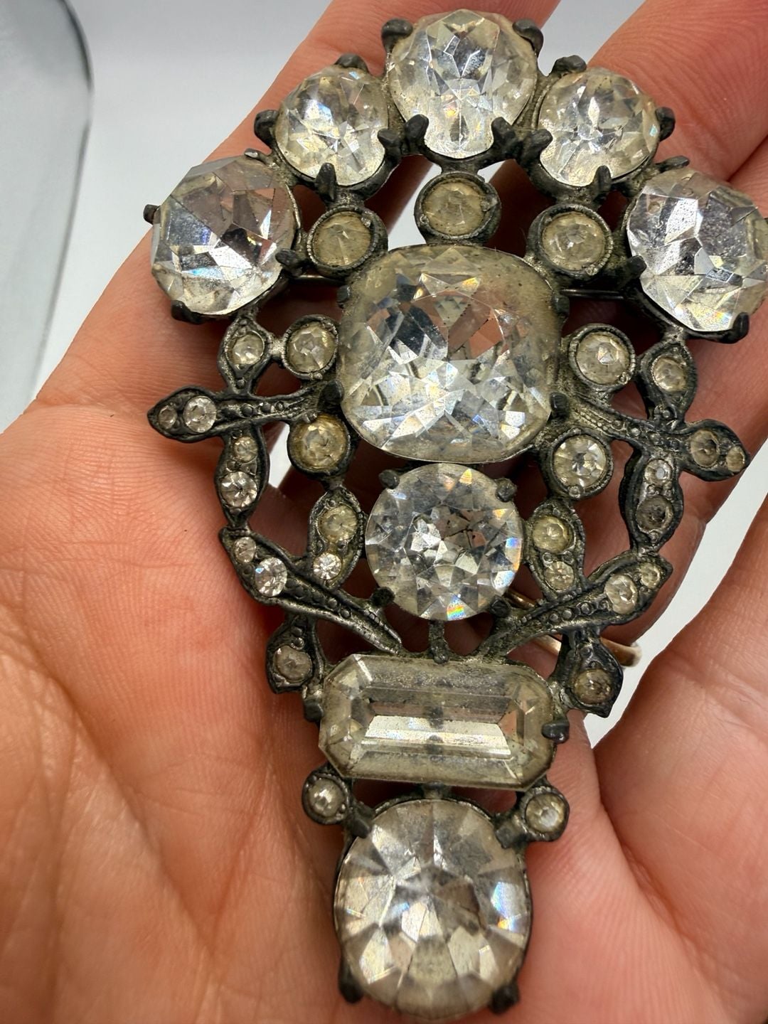 Vintage Art Deco Pot Metal Clear Rhinestone Brooch Pin 3