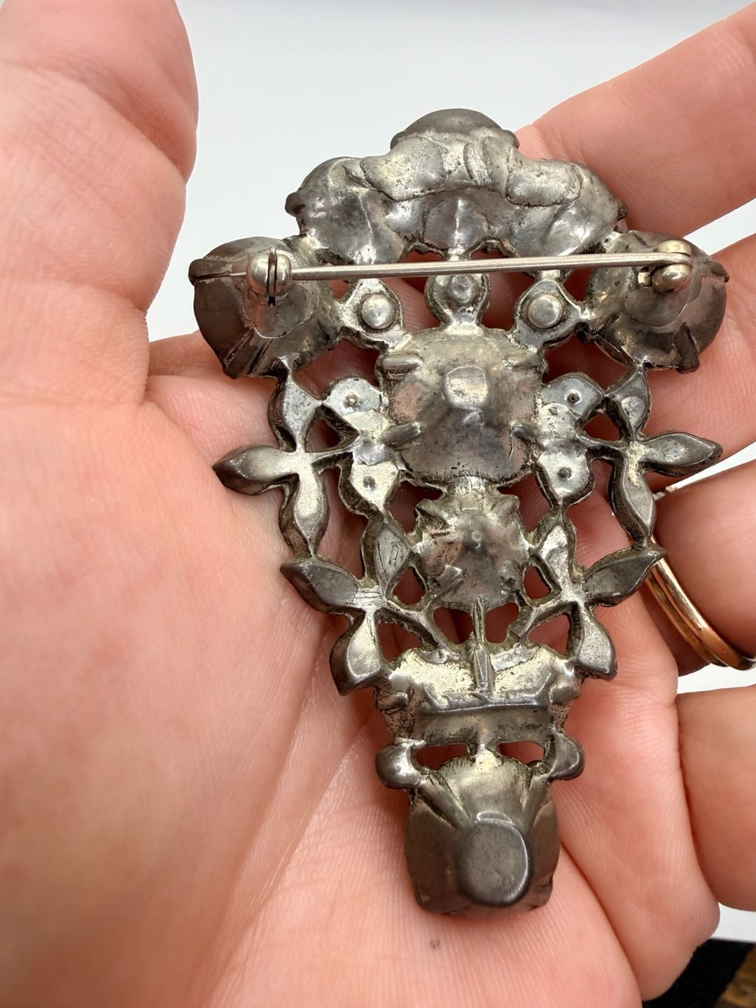 Vintage Art Deco Pot Metal Clear Rhinestone Brooch Pin 4