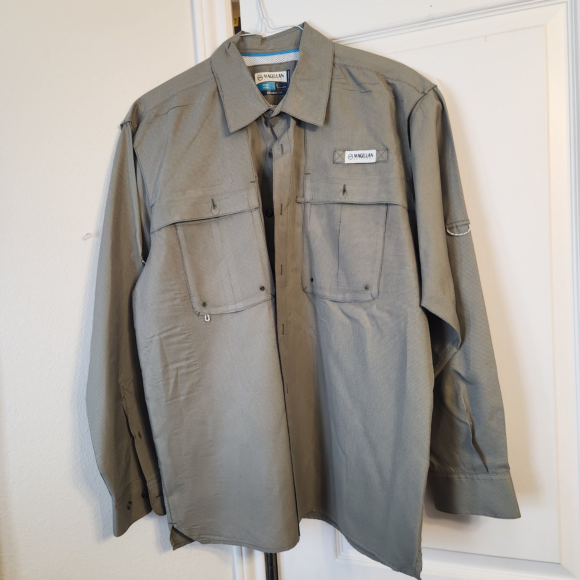 Bundle of 4 men's outdoor Fishing hunting Shirts 9