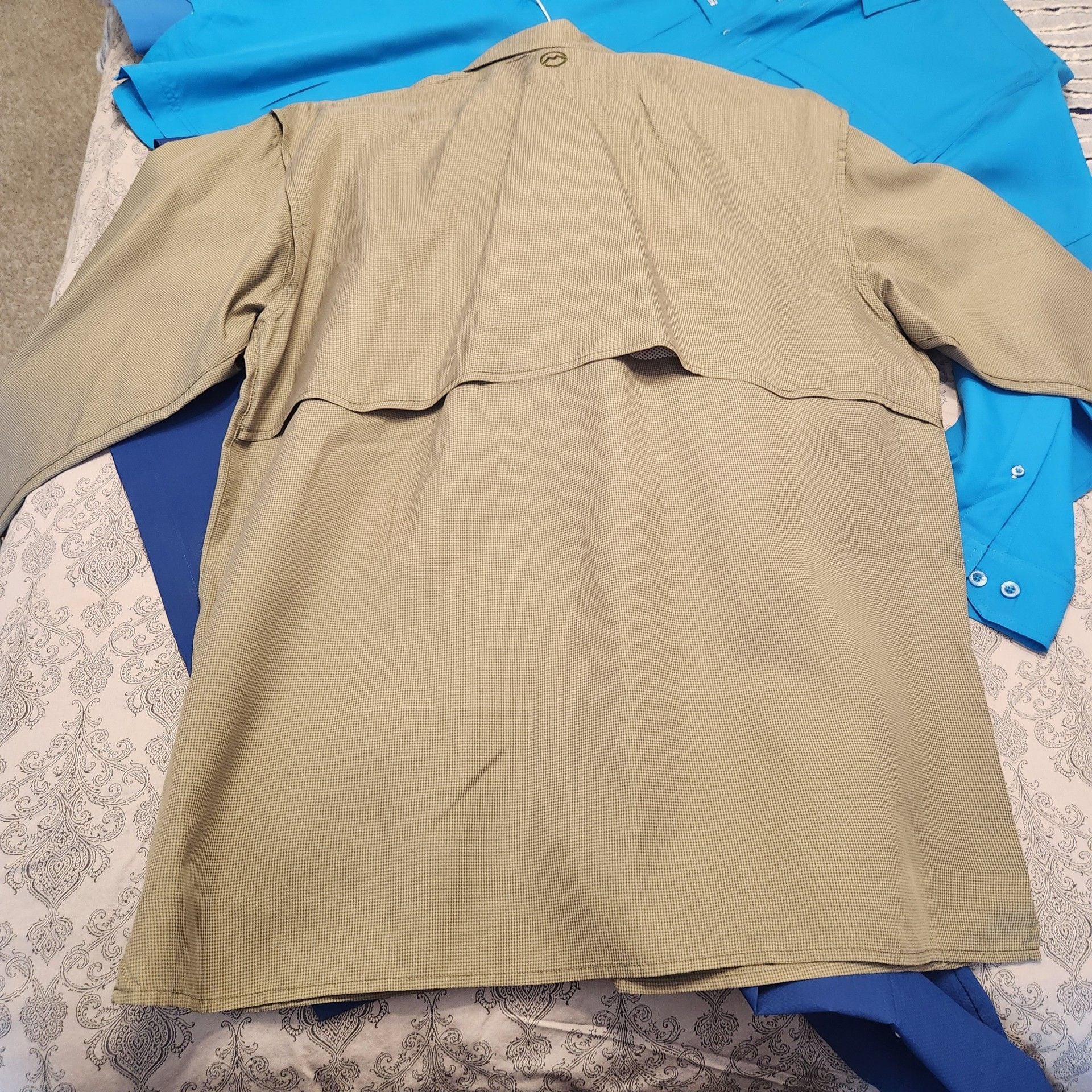 Bundle of 4 men's outdoor Fishing hunting Shirts 10