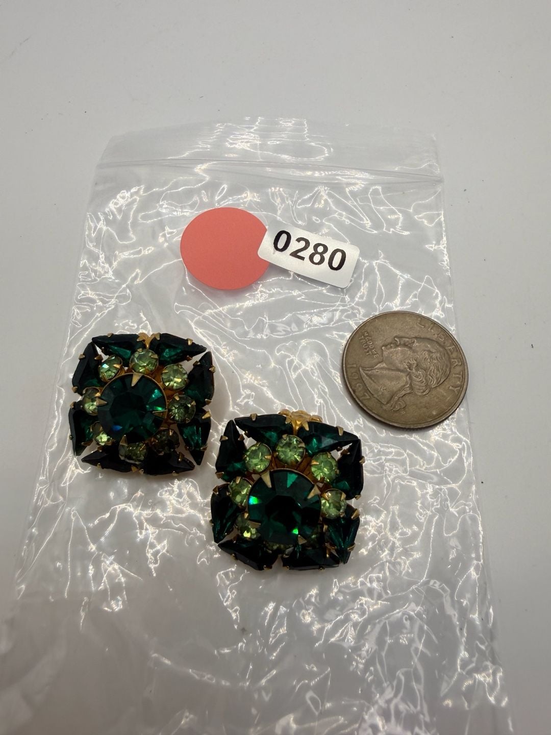 Judy Lee uranium Vintage Green Rhinestone Clip On Earrings 3
