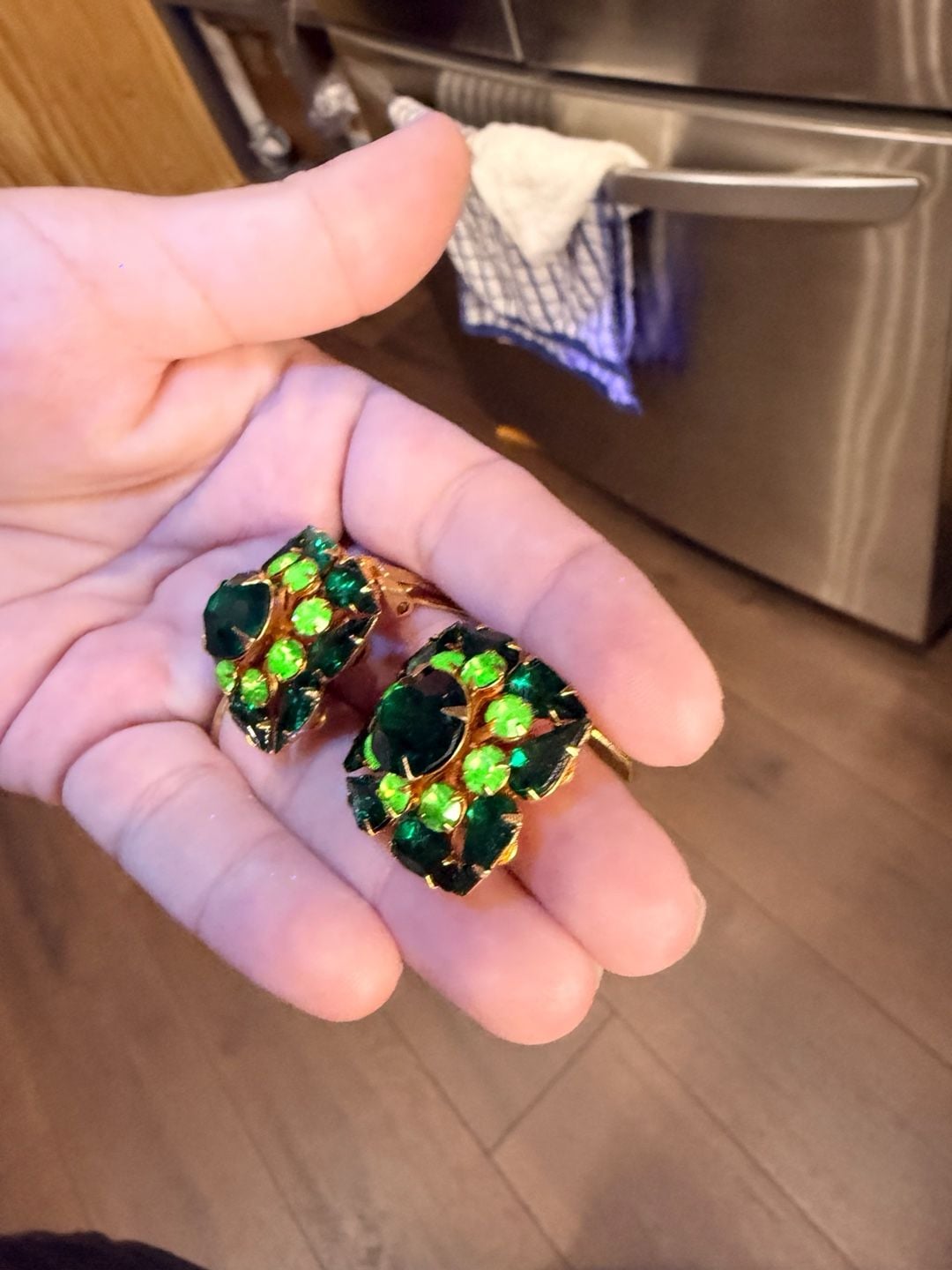 Judy Lee uranium Vintage Green Rhinestone Clip On Earrings 6