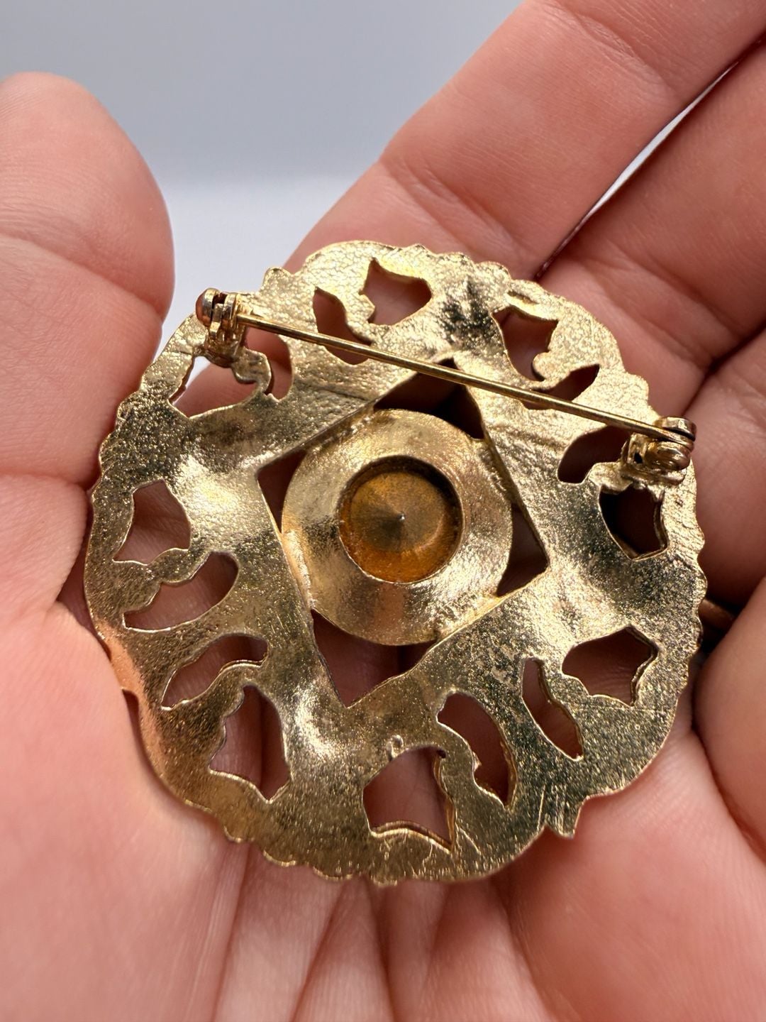 Vintage Gold Tone Watermelon AB Rivoli Crystal Brooch 4