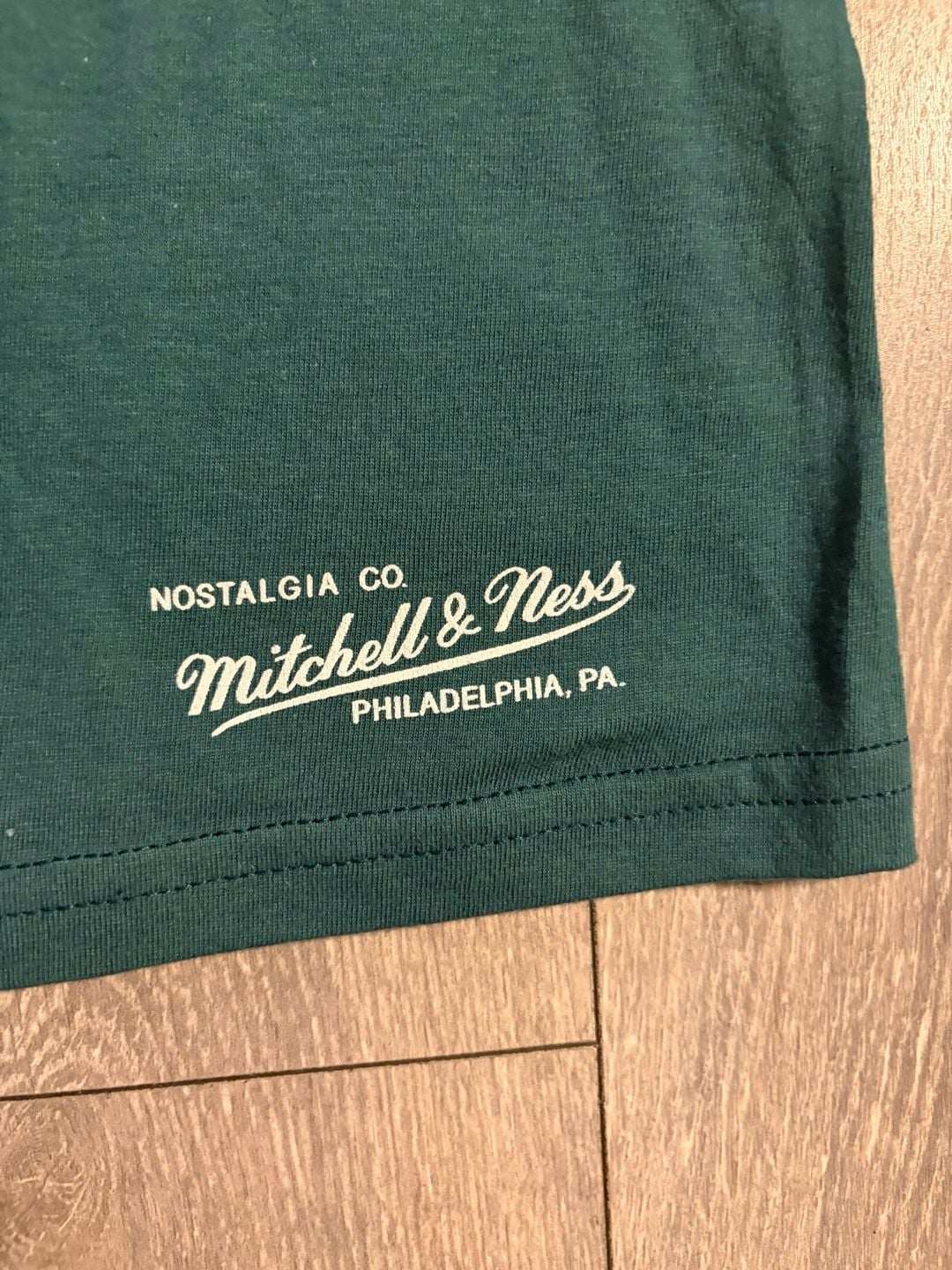 Philadelphia Eagles youth graphic t-shirt Mitchell & Ness. 5