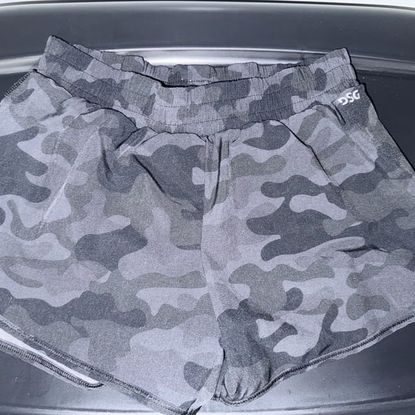 Kids DSG Athletic Shorts Size M 10-12 Black Grey Camo Gym Running Activewear