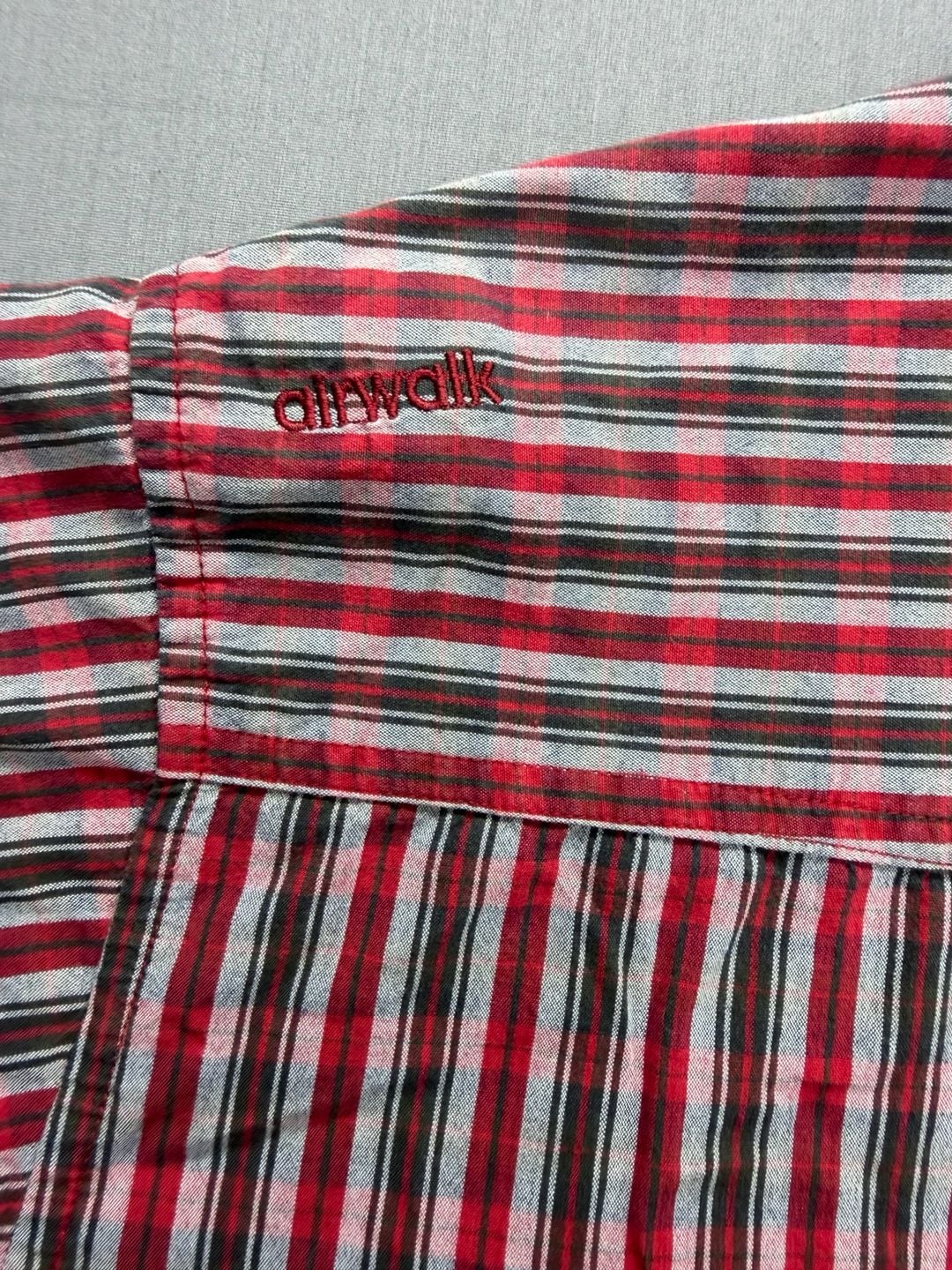 Airwalk Western Shirt Size M Red Plaid Pearl Snap Short Sleeve 8