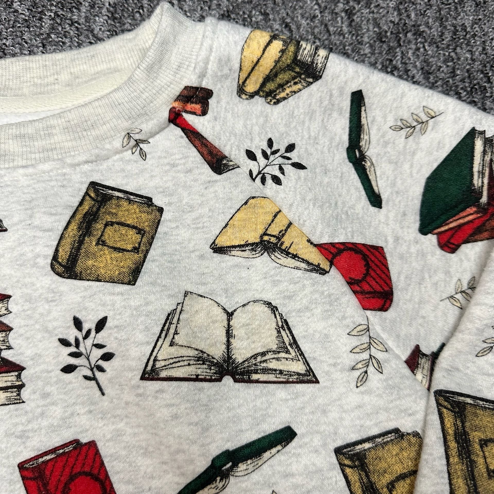 Book Lover Print Pullover Gray  Sweatshirt Fantasy Bookworm Academia  8