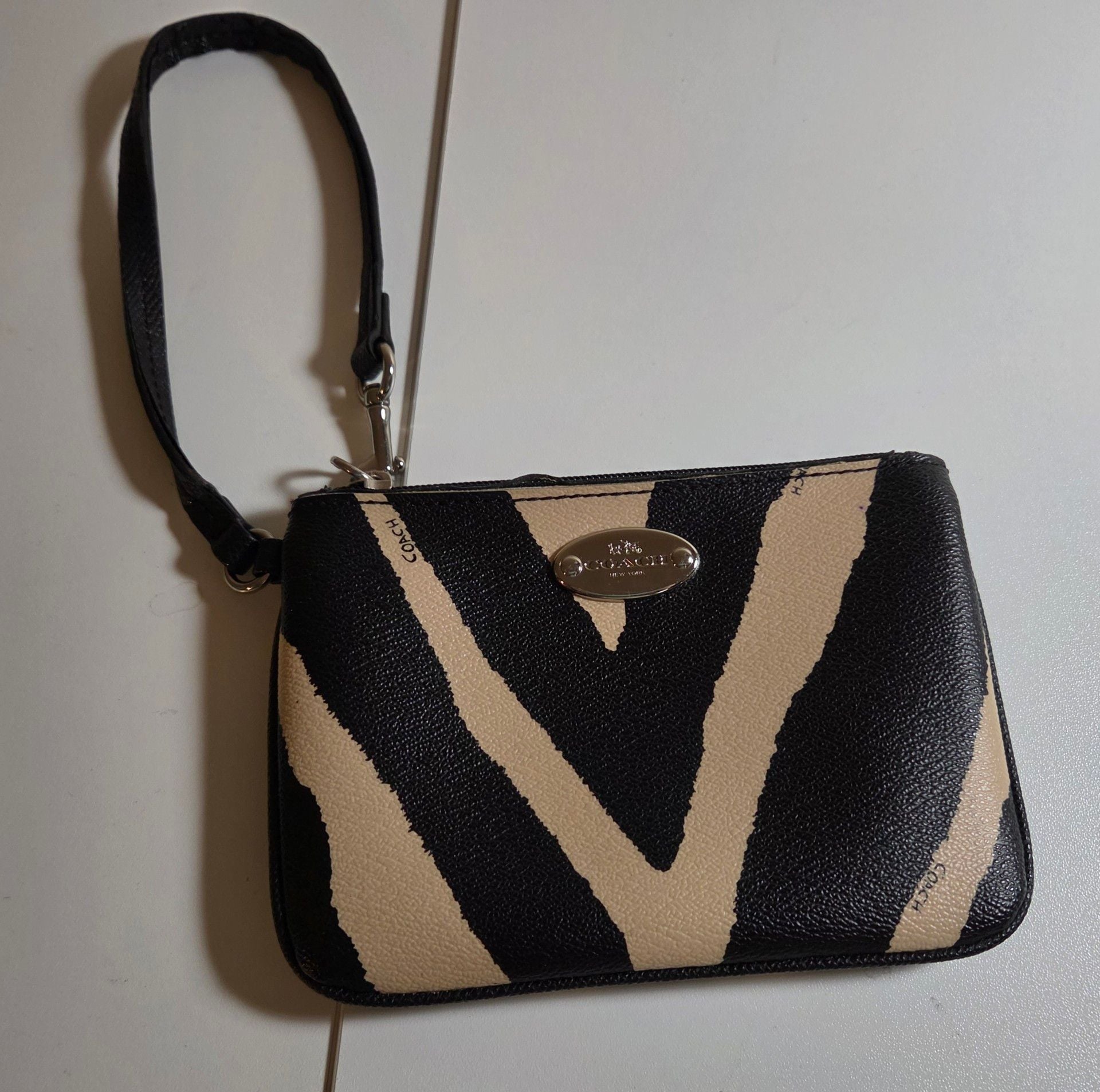 Coach Zebra Print Small Wristlet Black And Cream Leather 2