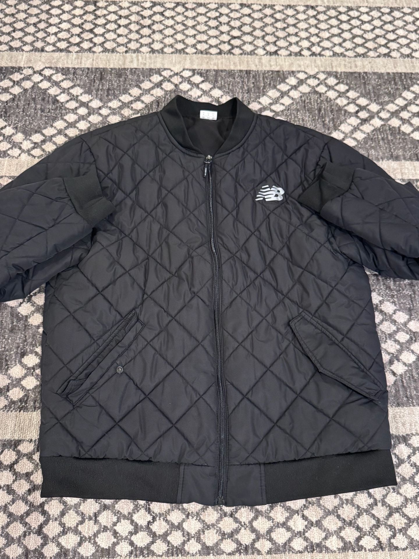 New Balance Quilted Bomber Jacket Size M Black Diamond Pattern 4