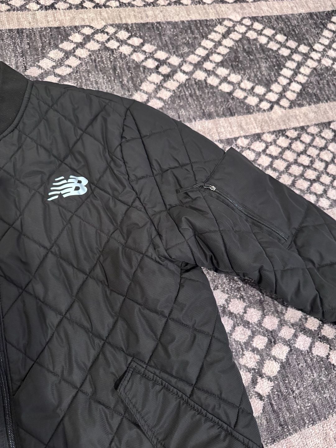 New Balance Quilted Bomber Jacket Size M Black Diamond Pattern 6