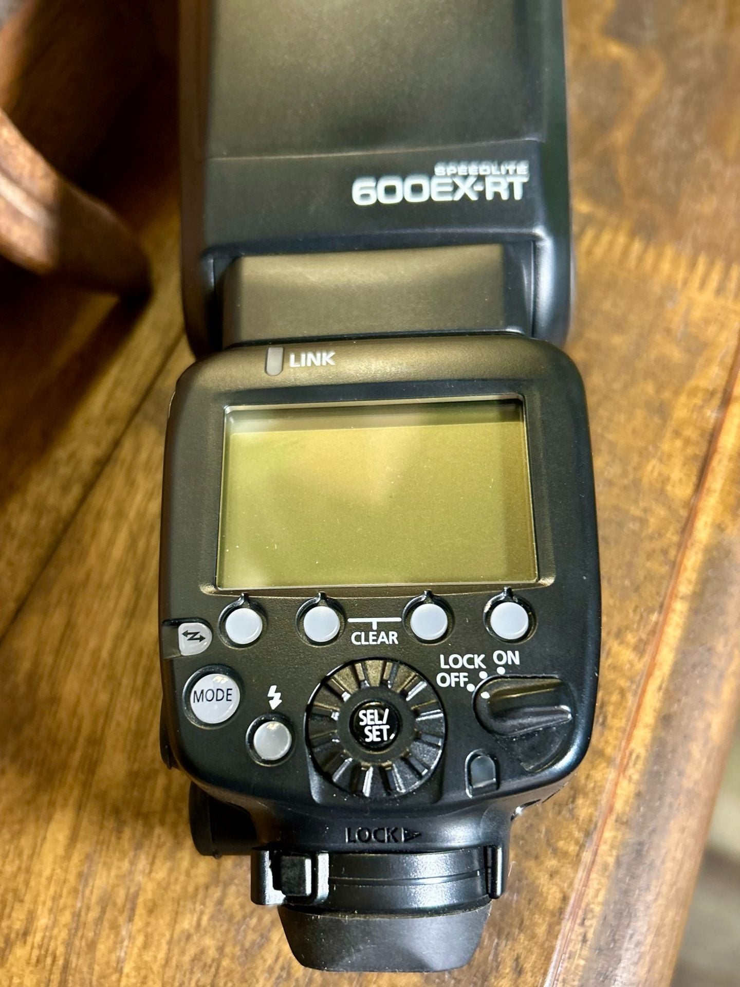 Canon Speedlite 600EX-RT Camera Flash With Case And Accessories 3