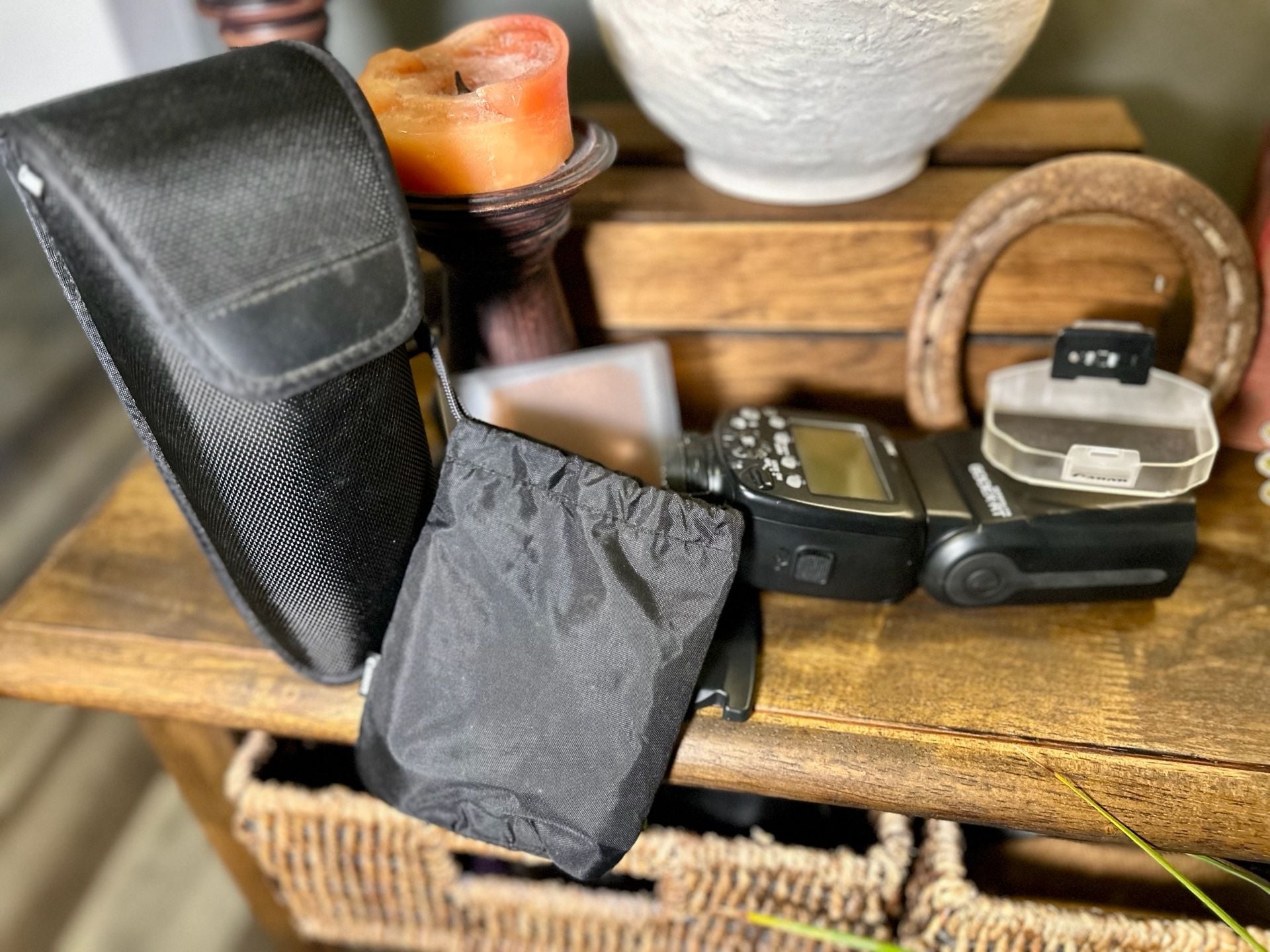 Canon Speedlite 600EX-RT Camera Flash With Case And Accessories 9