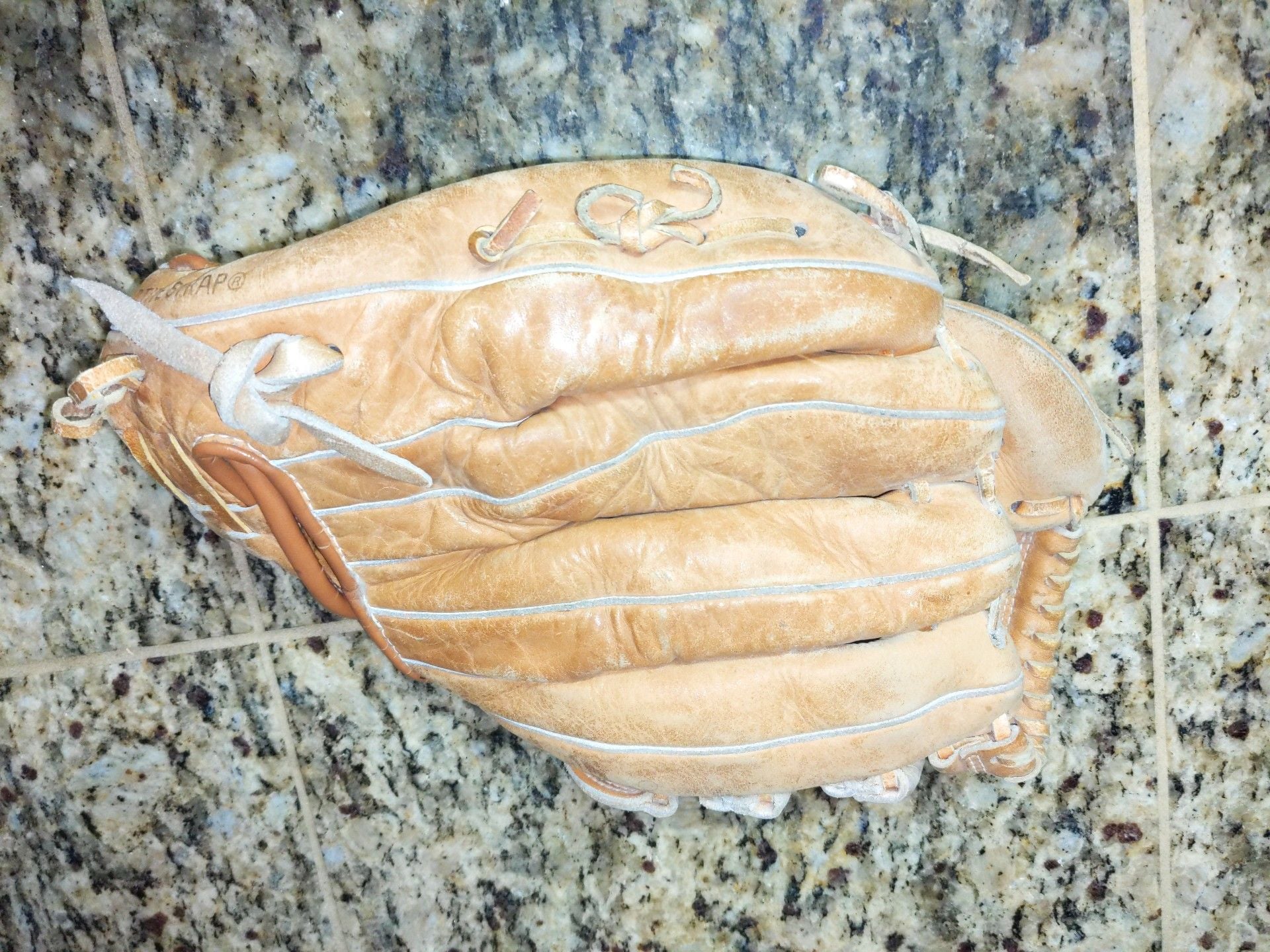 Wilson A9821 Baseball Glove SB-Special Nylon Stitched 2