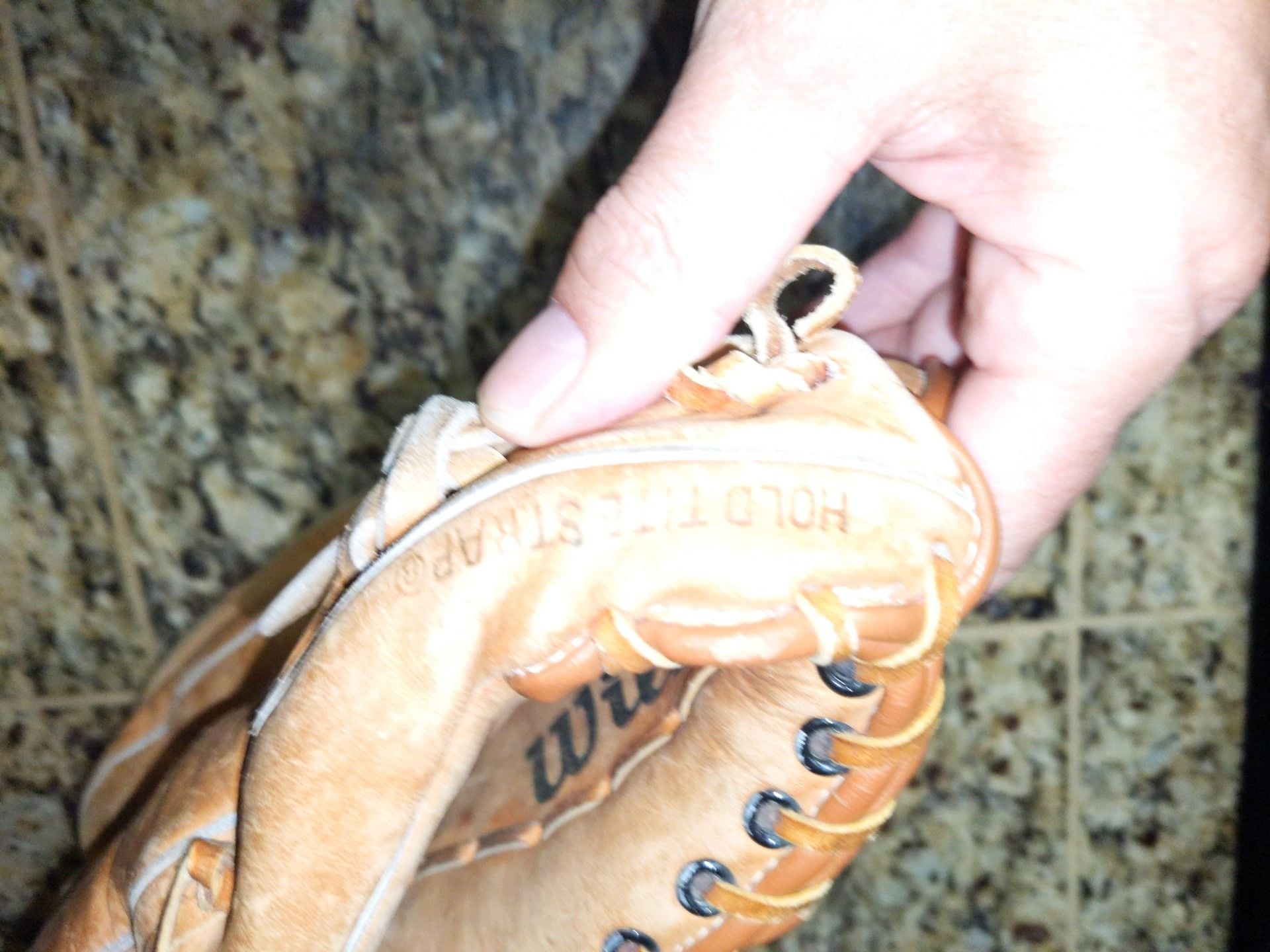 Wilson A9821 Baseball Glove SB-Special Nylon Stitched 3