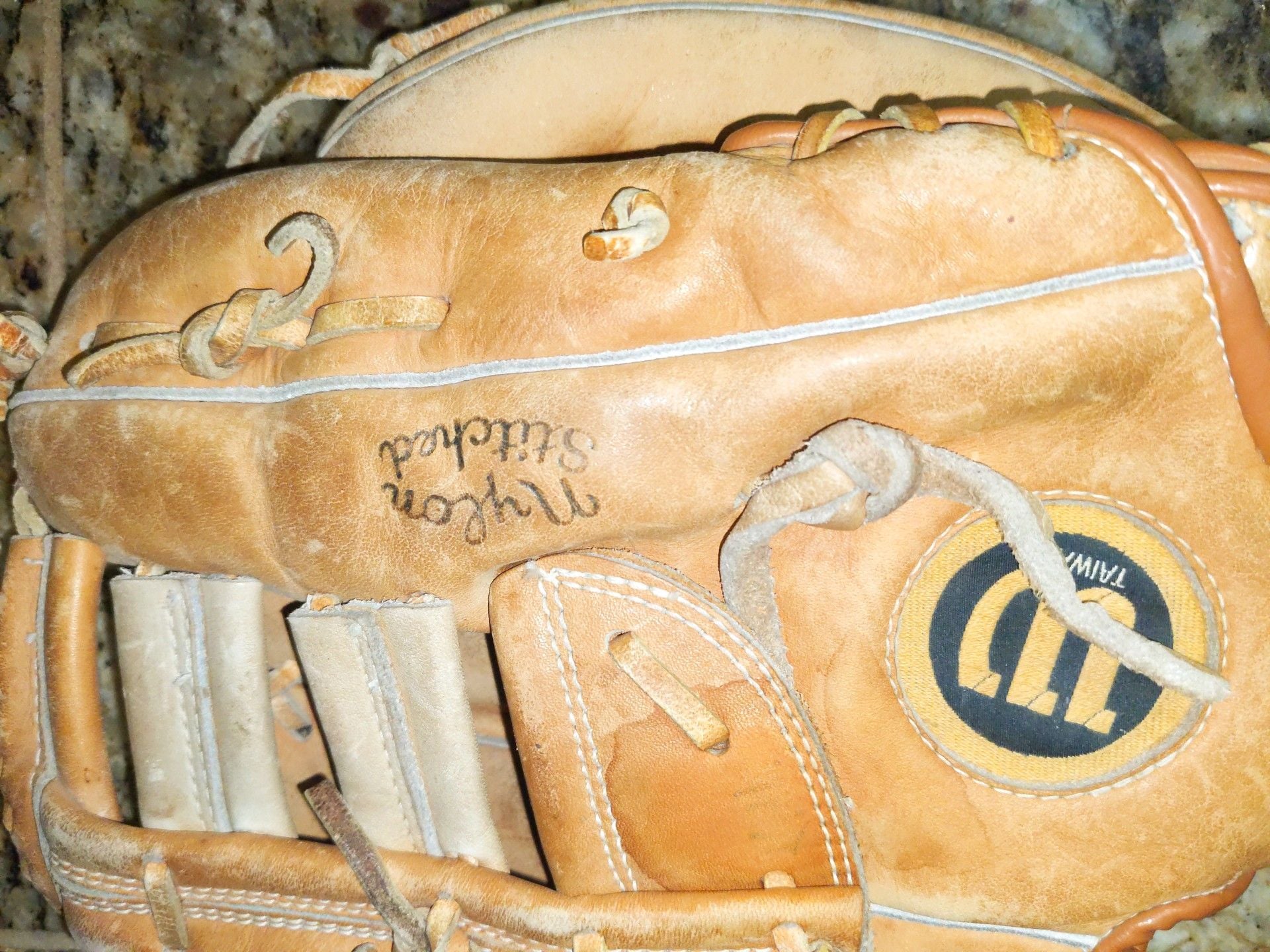 Wilson A9821 Baseball Glove SB-Special Nylon Stitched 4
