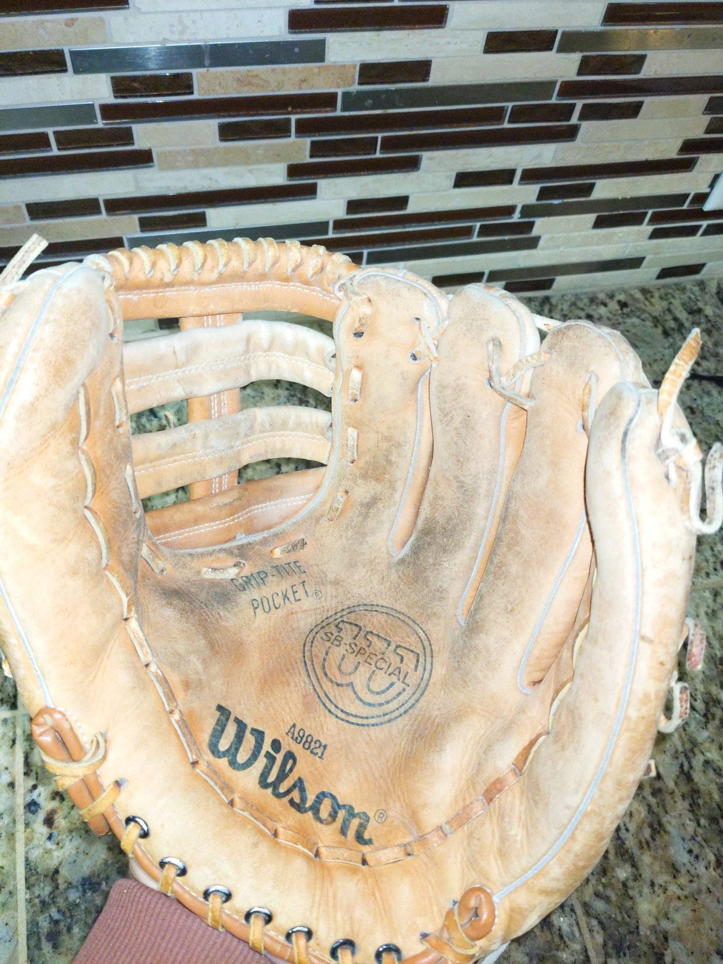 Wilson A9821 Baseball Glove SB-Special Nylon Stitched 8