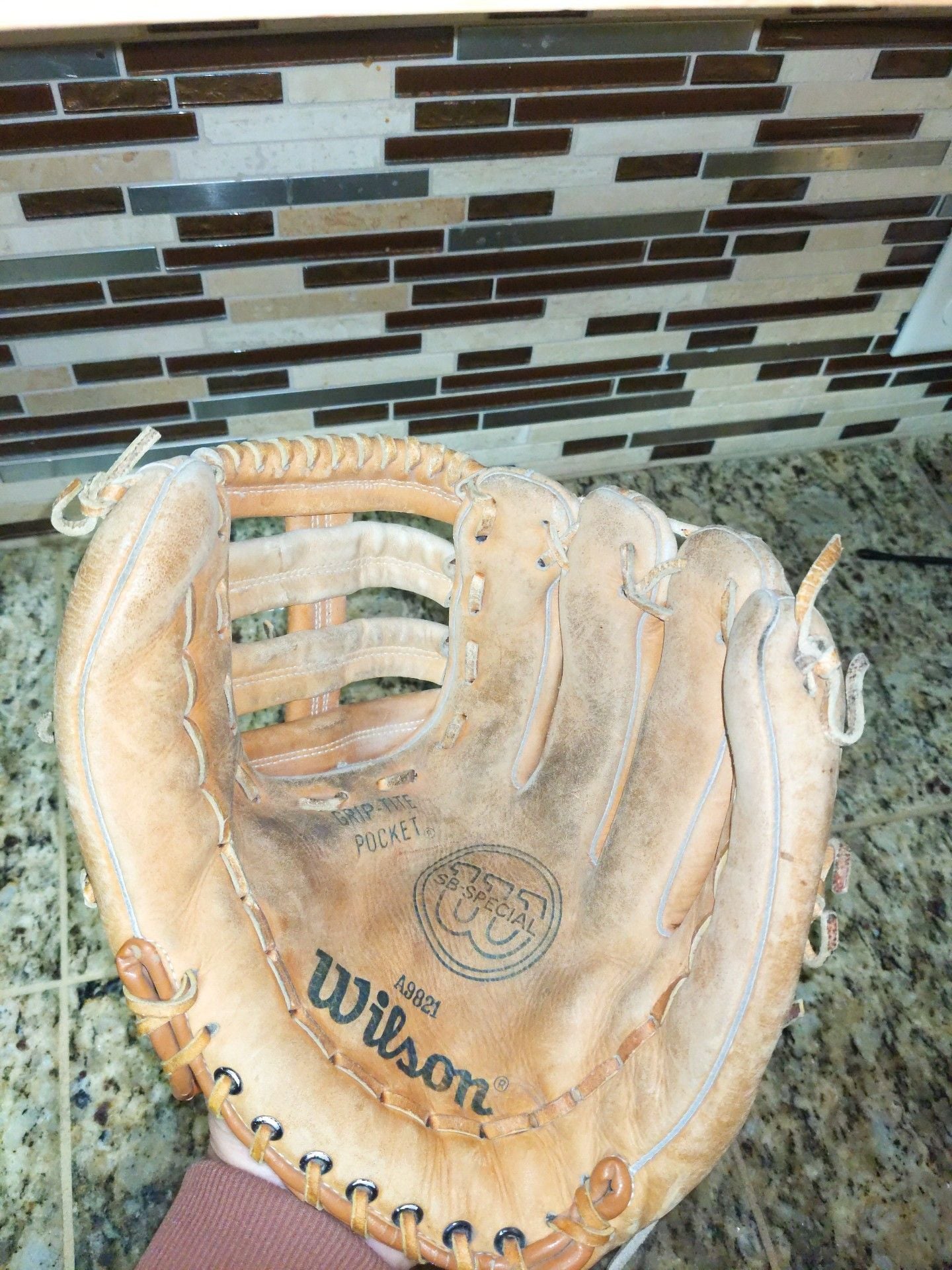 Wilson A9821 Baseball Glove SB-Special Nylon Stitched 9