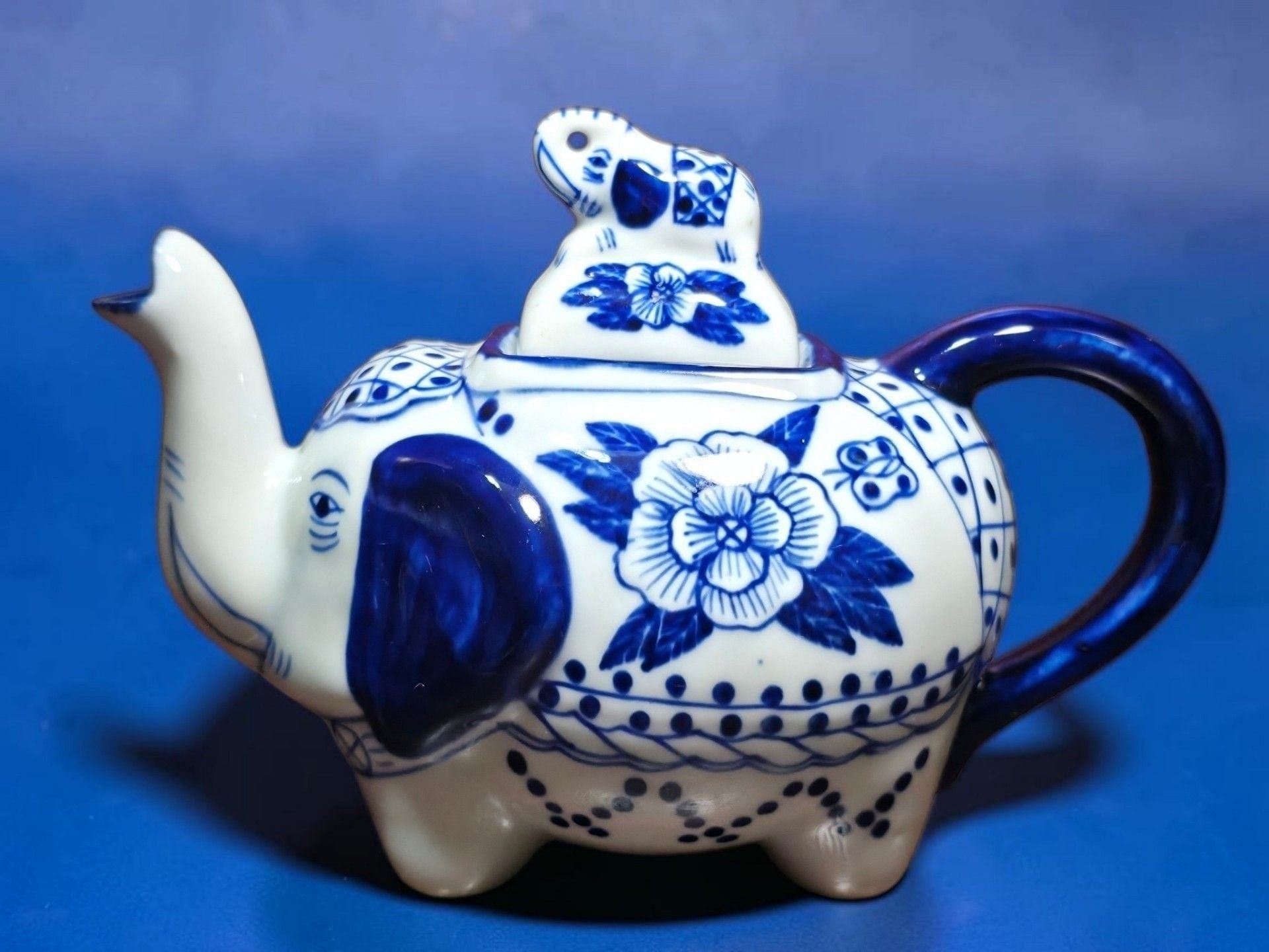 Blue and White Porcelain Elephant Teapot with Baby Elephant Lid 1