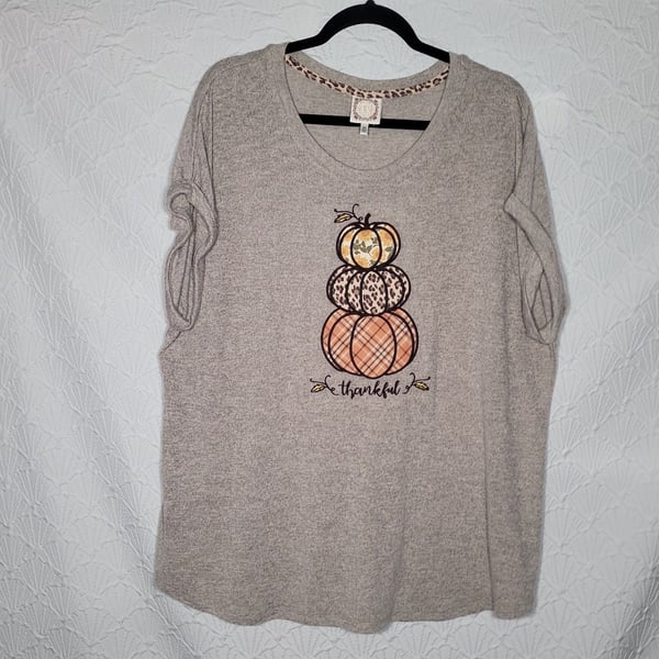 Russell's Western Wear Women's Be Thankful Pumpkin Graphic T-Shirt Size 2X Gray