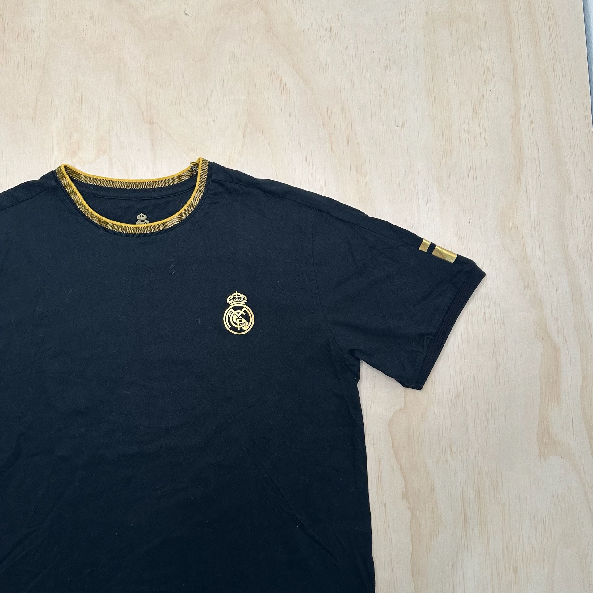Mens Black & Gold T-Shirt – Official Real Madrid Store, 3
