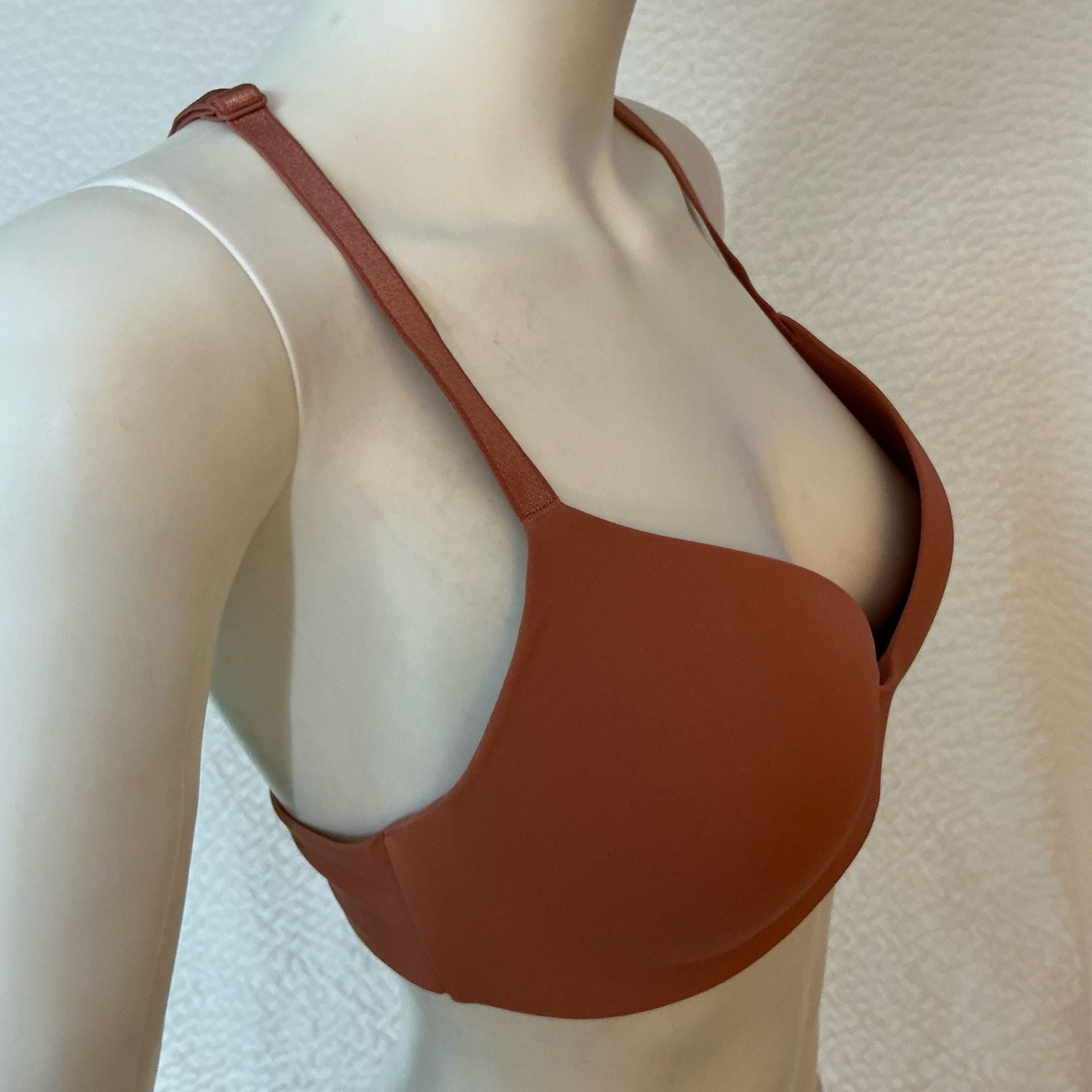 Victoria's Secret Wireless Bra Size 36C Rust Lightly Lined 6