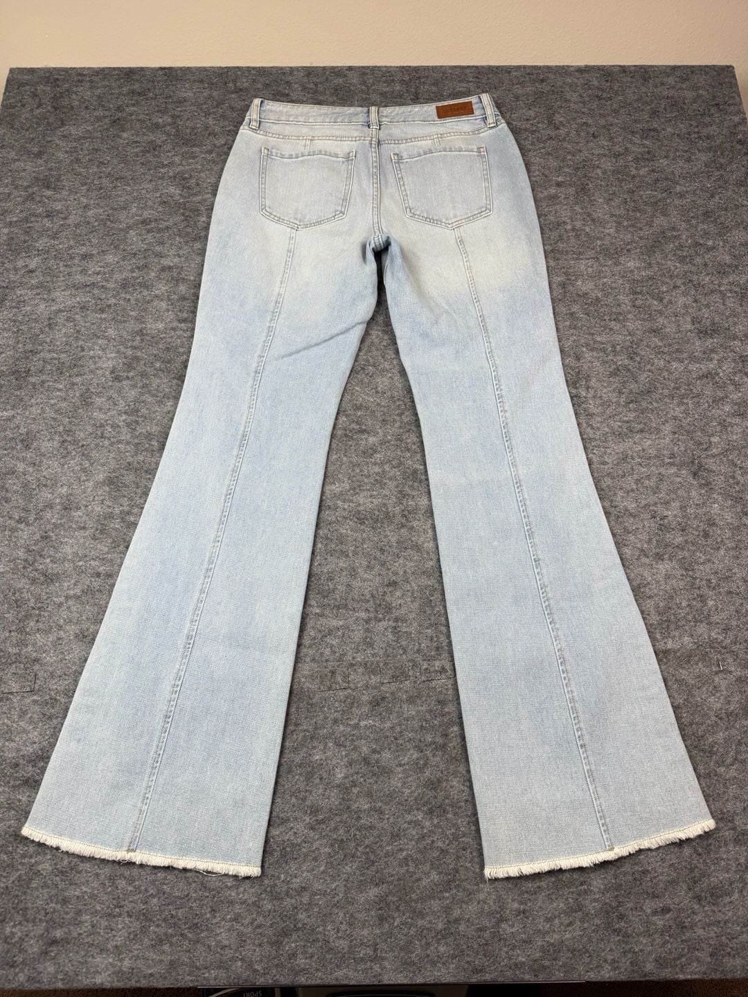 Shyanne Light Wash Flare Jeans Size 29x33 11