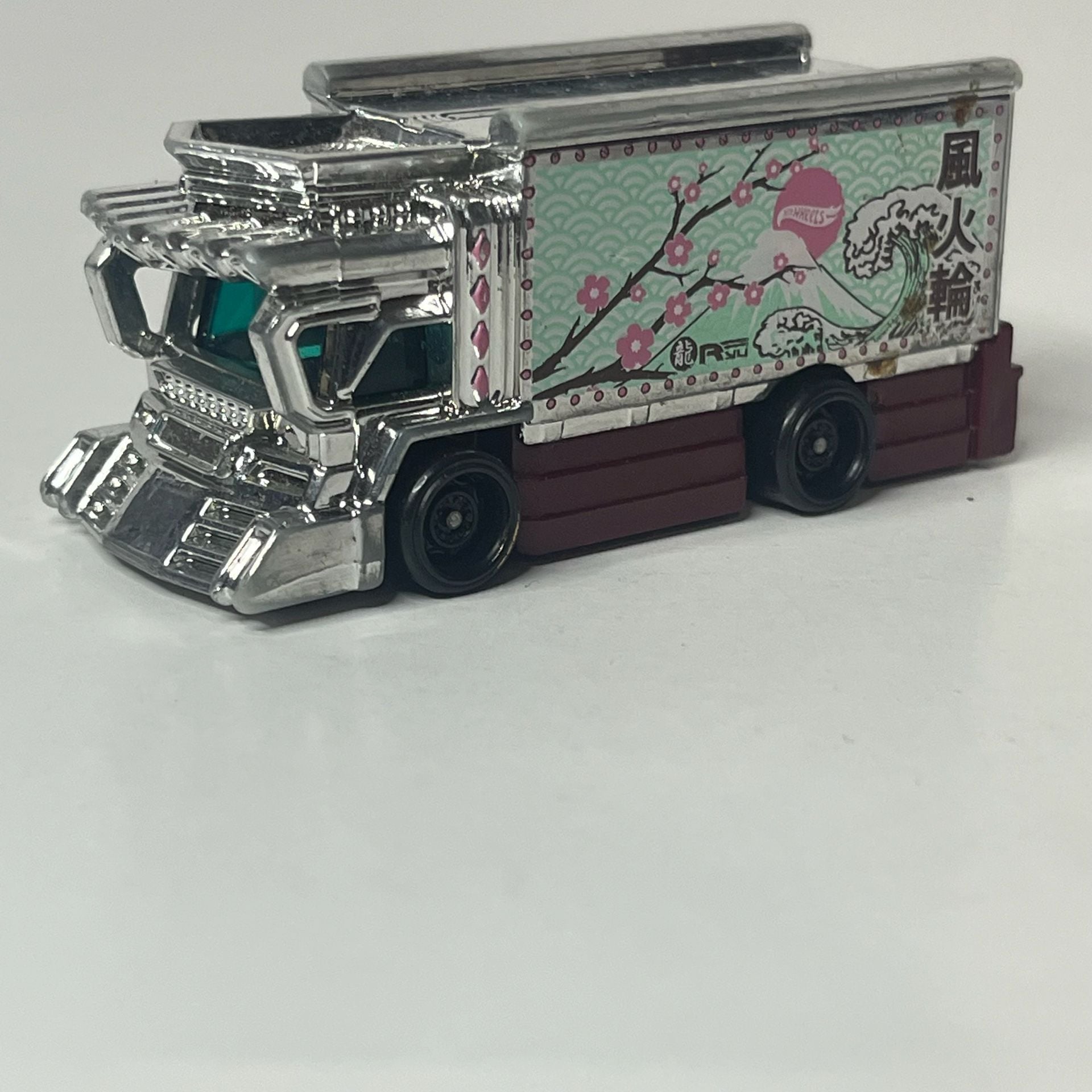 Hot Wheels Raijin Express Chrome Cherry Blossom Diecast Car 1
