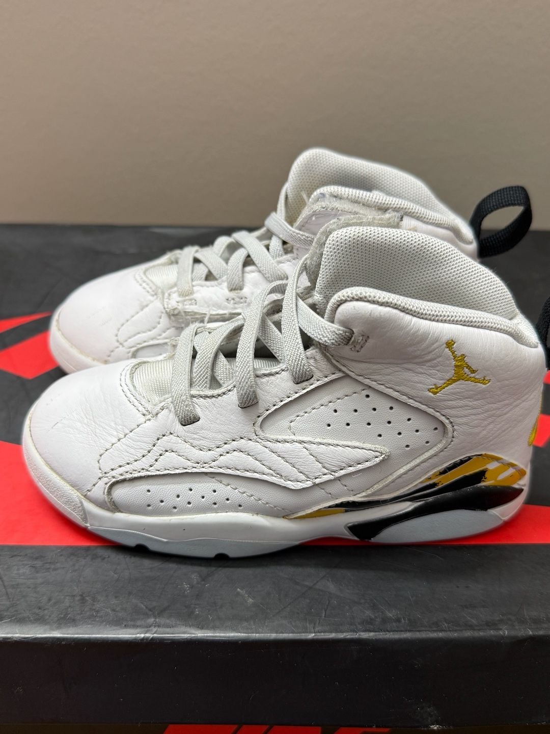 Jordan True Flight Toddler White Yellow Ochre Black 2