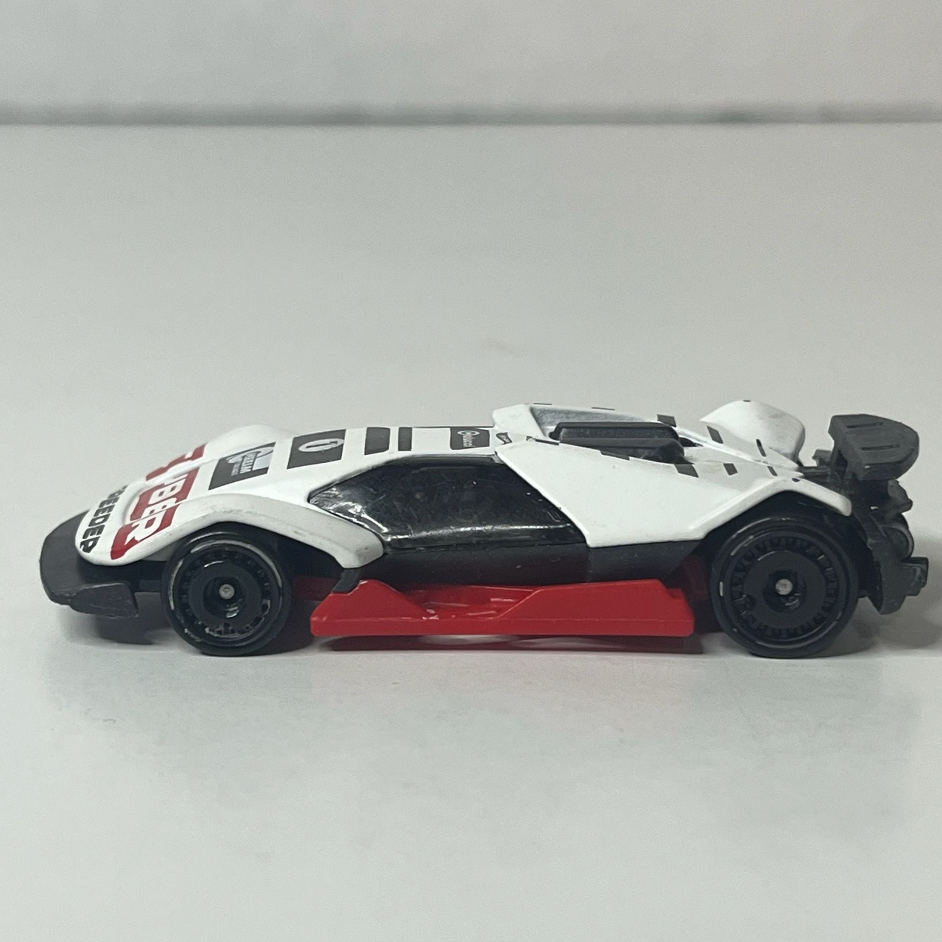 Hot Wheels Cyber Speeder Diecast Car White Red Black HW Turbo 2