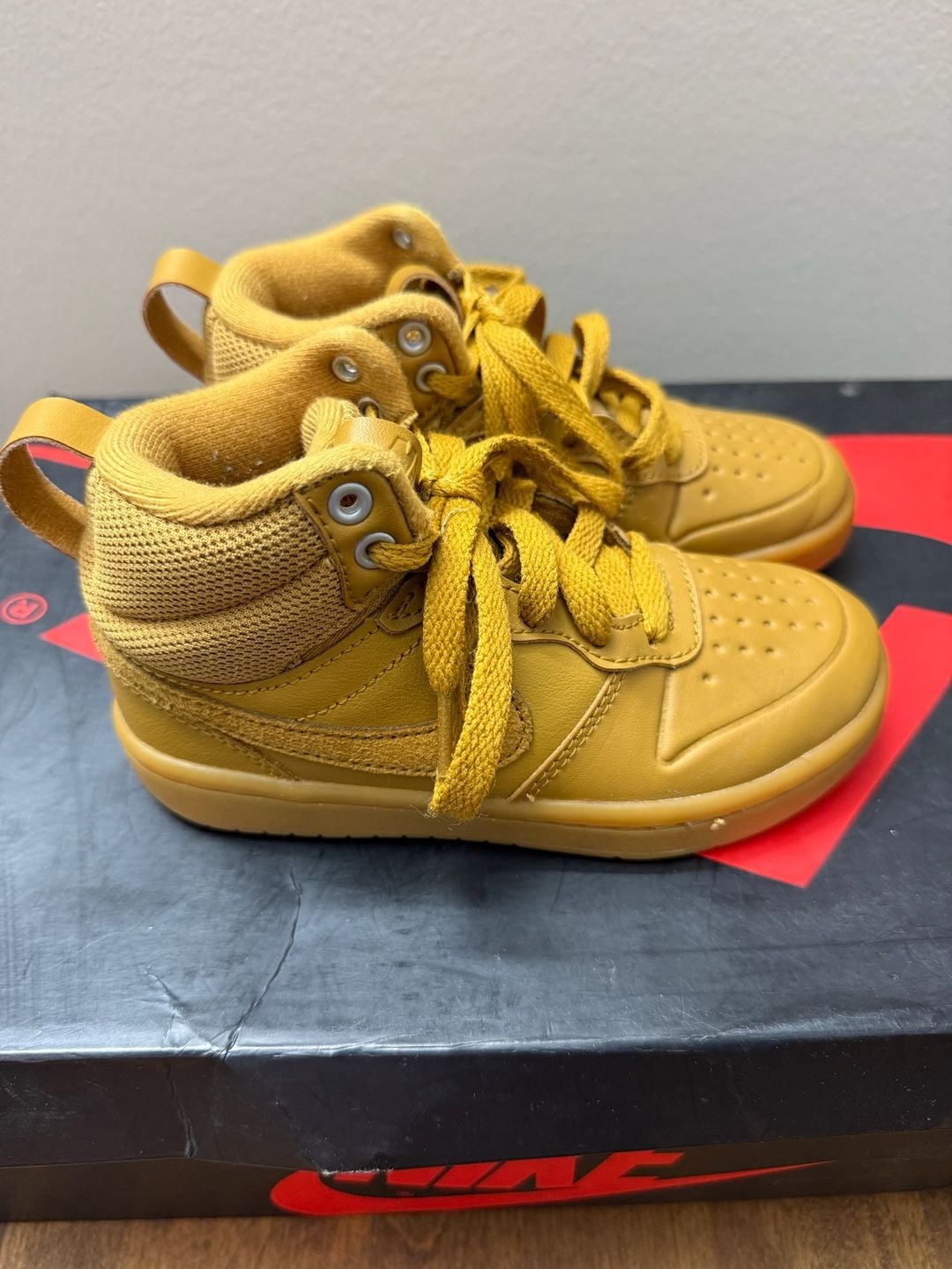 Nike Court Legacy 2.0 Size 10.5C toddler Yellow Leather High Top Sneakers 4