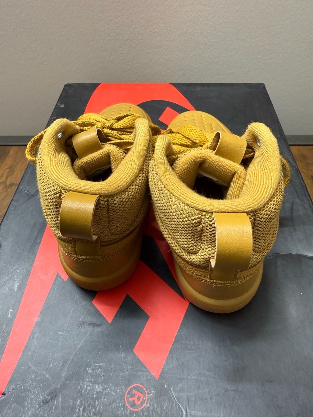 Nike Court Legacy 2.0 Size 10.5C toddler Yellow Leather High Top Sneakers 5