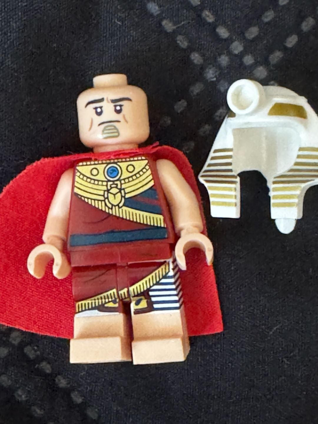 LEGO Batman Movie Minifigure Lot - Batman with Grapple Gun & King Tut w/ Staff 7