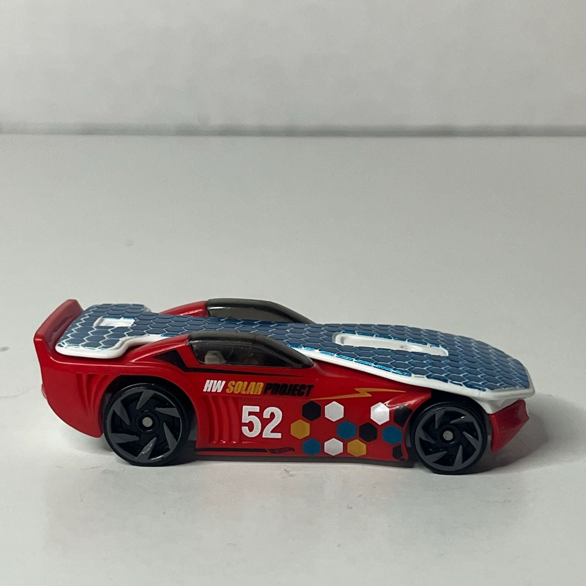 Hot Wheels Solar Reflex 52 Red Diecast Toy Car 1:64 4