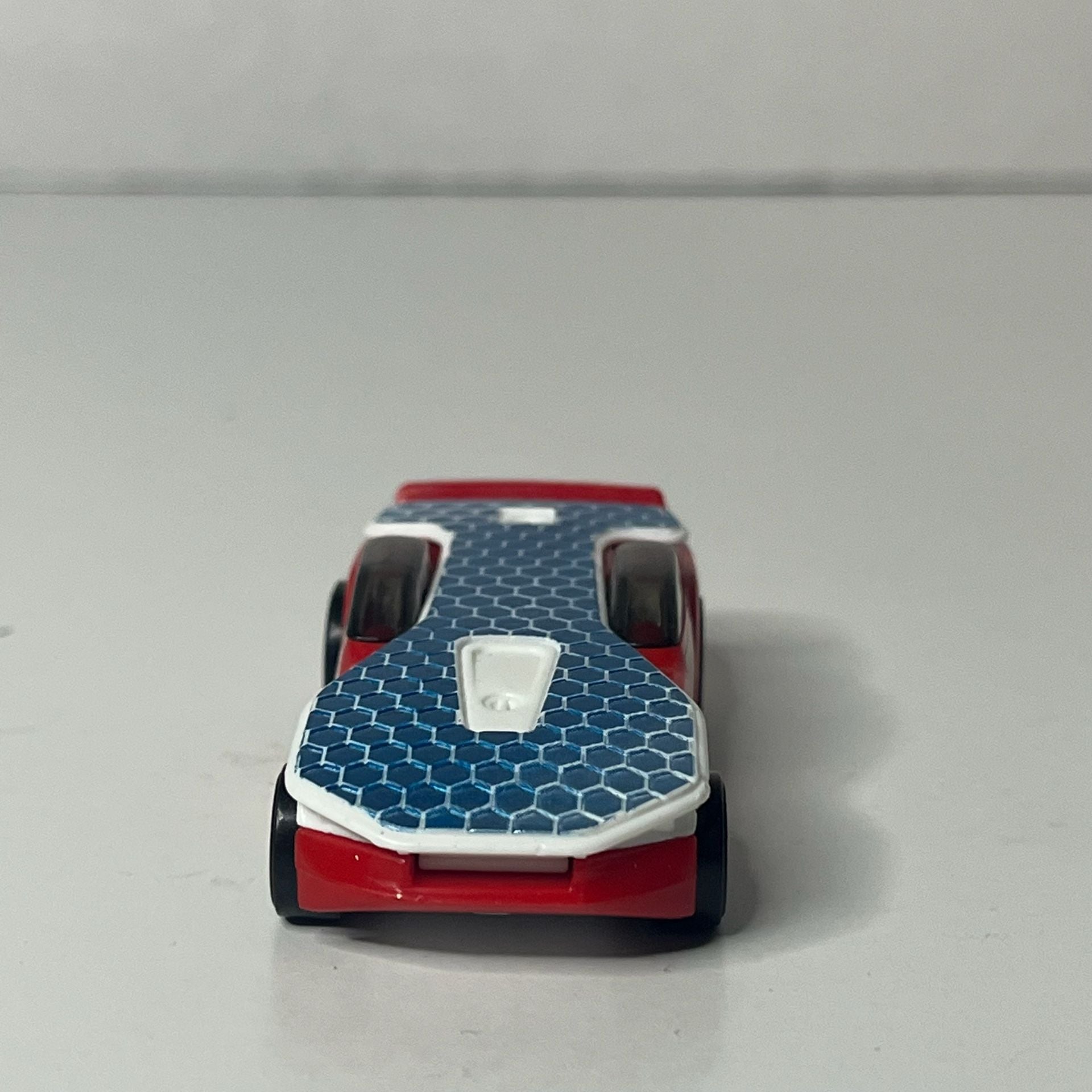 Hot Wheels Solar Reflex 52 Red Diecast Toy Car 1:64 5