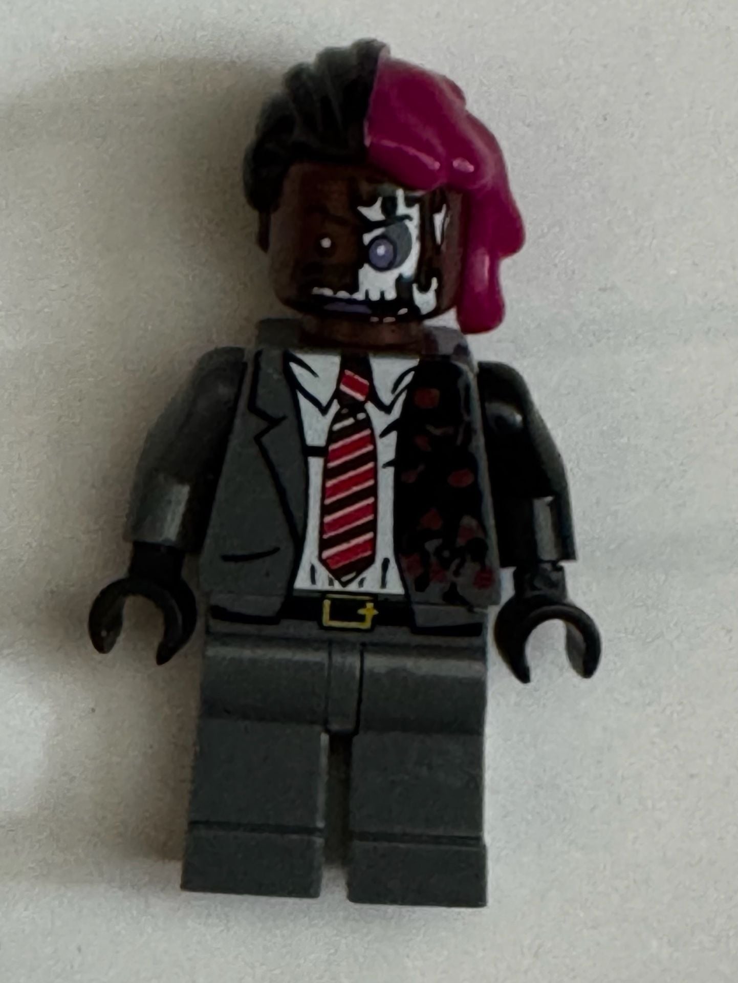 Custom LEGO Two-Face Minifigure - Hybrid Movie Suit (Billy Dee Williams Head) 1